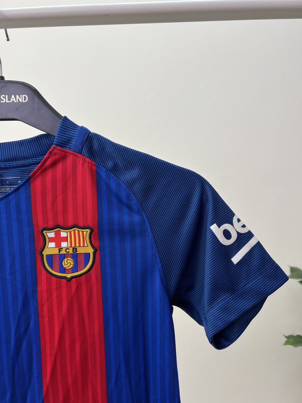 Nike Vintage Barcelona Kids 16/17 Home Jersey Size US XXS / EU 40 - 3 Thumbnail