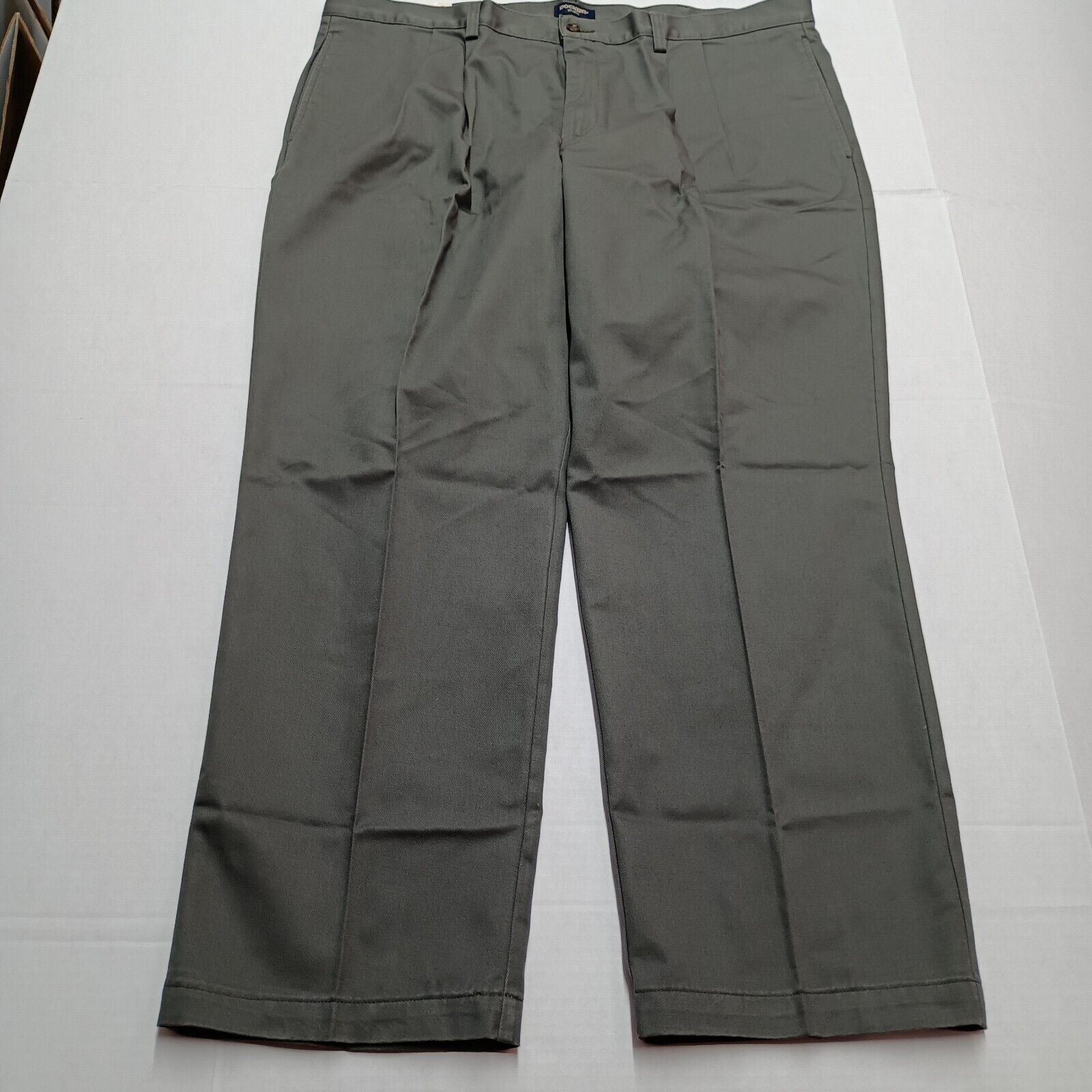 Dockers Dockers Chino Pants Men's 42x30 Gray Pleated Relaxed Fit Size US 42 / EU 58 - 2 Thumbnail