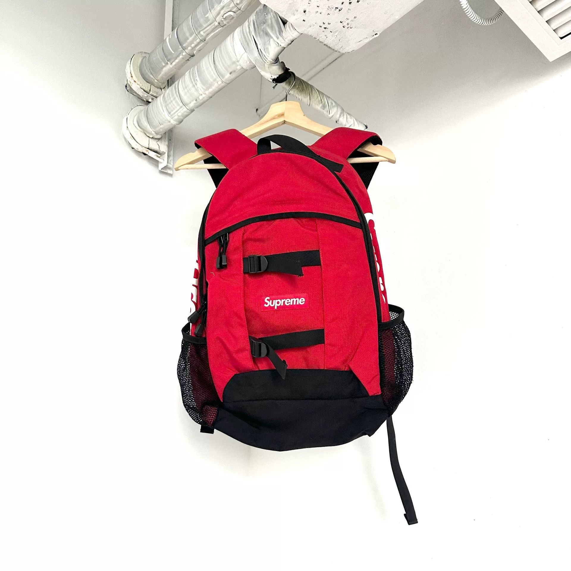 Supreme Supreme Red Logo Sports Backpack Size ONE SIZE - 1 Thumbnail