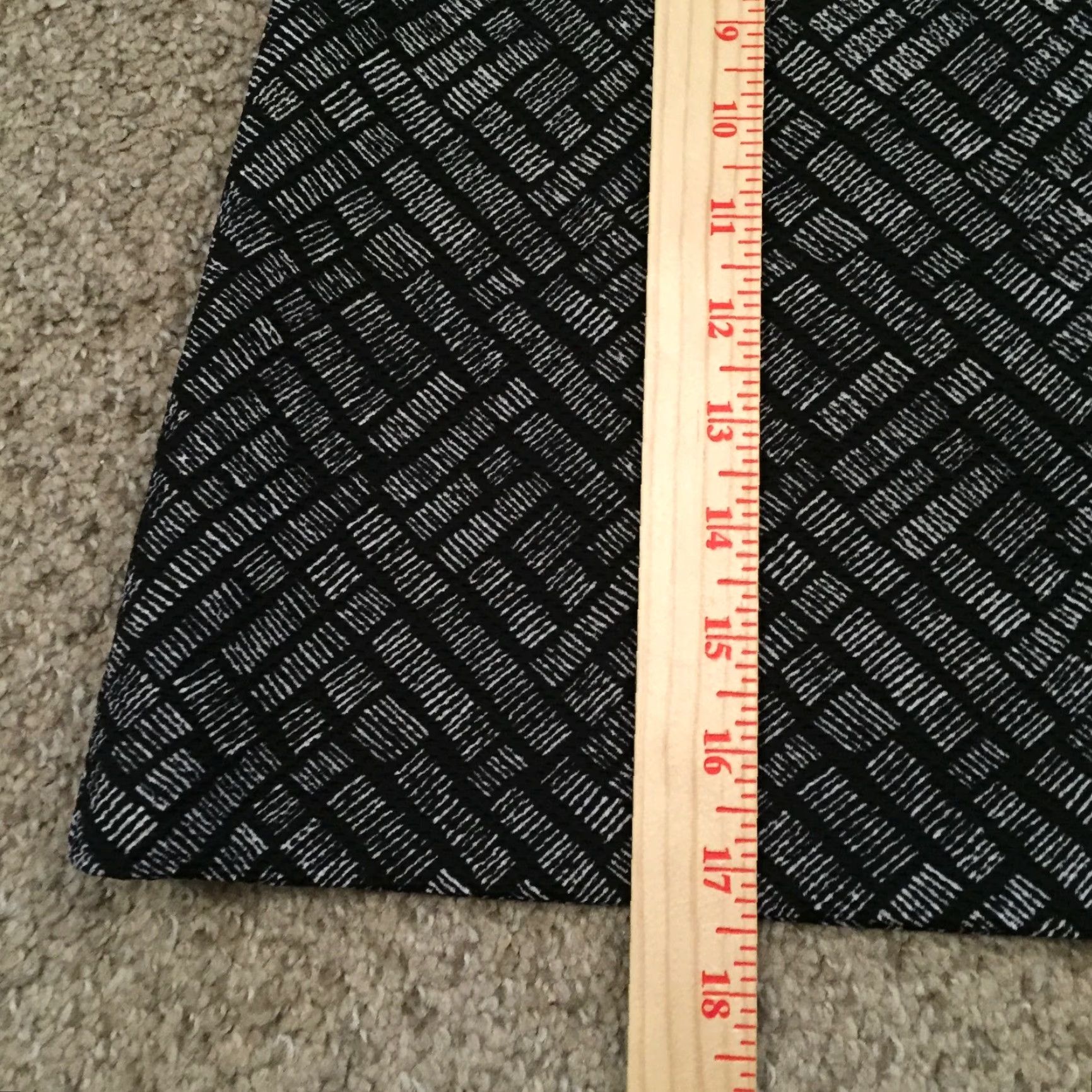 H&M H&M Skirt Women A-Line Knee Length Geometric Black White Pull On Size 32" / US 10 / IT 46 - 6 Thumbnail