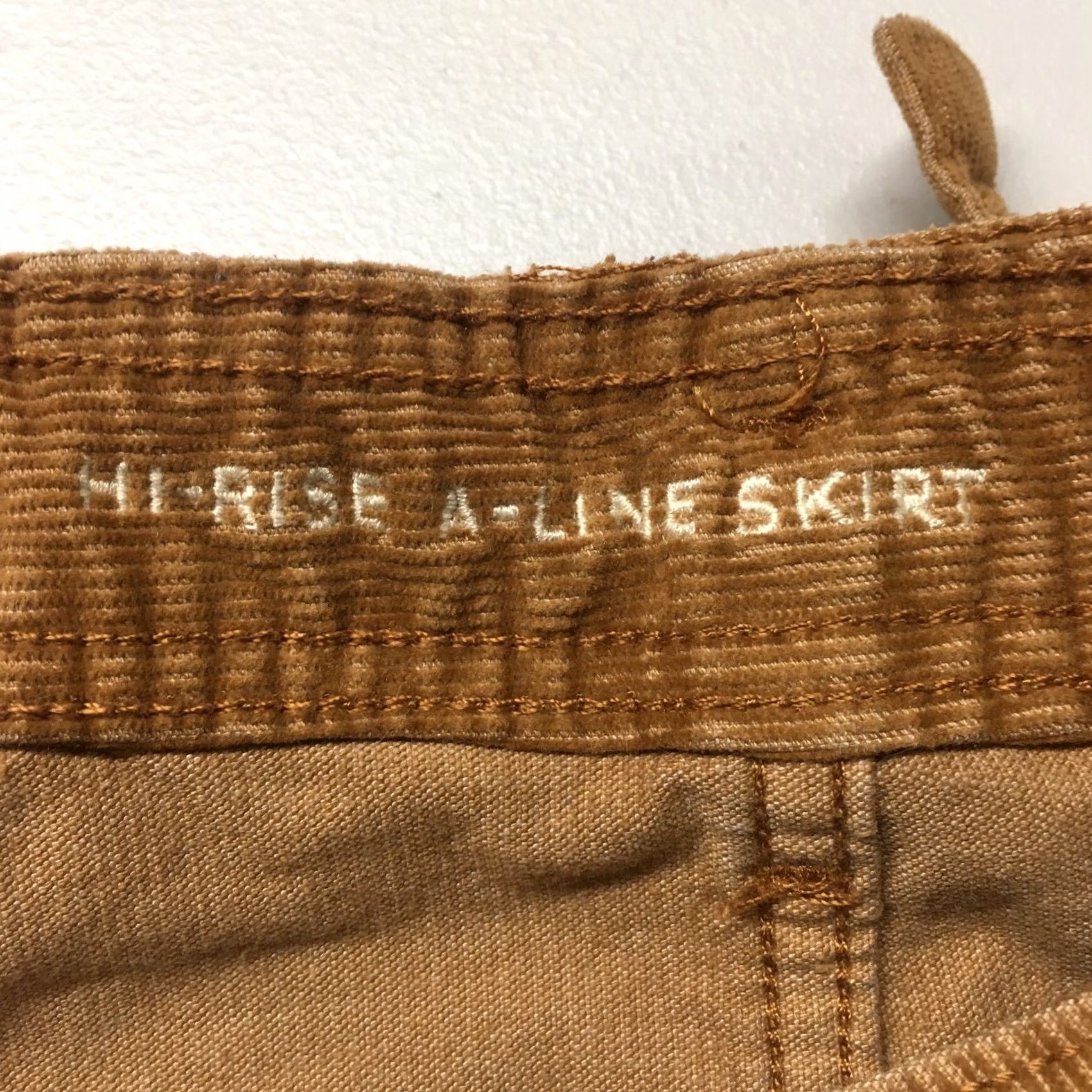 American Eagle Outfitters American Eagle Outfitters A-Line Belted Skirt Womens 6 Brown High Rise Corduroy Cotton Blend Short Size 6 Womens Brown A-Line Skirt Size 28" / US 6 / IT 42 - 6 Thumbnail