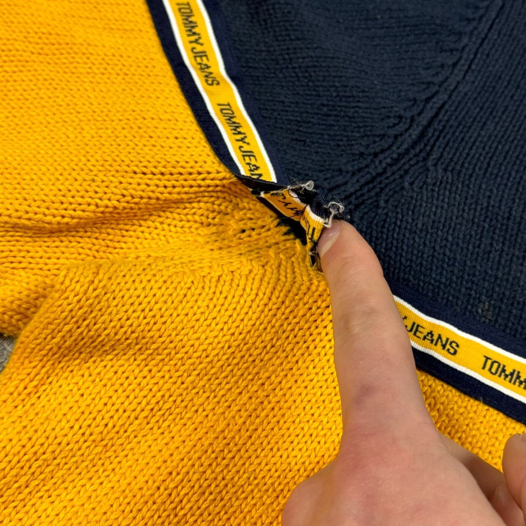 Tommy Hilfiger 90S TOMMY HILFIGER JEANS BAGGY MENS LOGO KNIT SWEATER COTTON SZ 2XL HIP HOP YELLOW Size US XXL / EU 58 / 5 - 7 Thumbnail