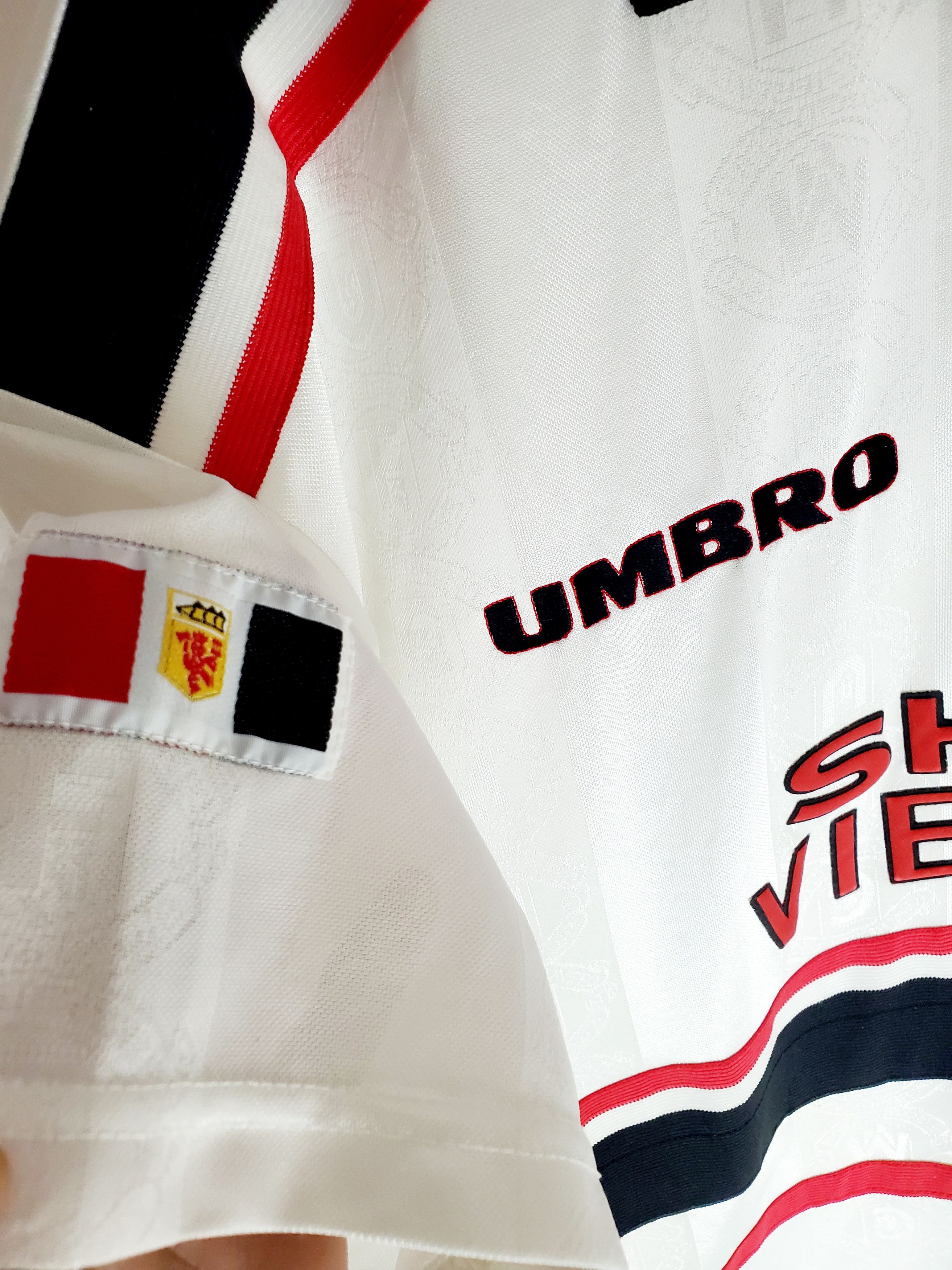 Umbro 1997-99 Manchester United Umbro Away Jersey perfect conditio Size US L / EU 52-54 / 3 - 3 Thumbnail