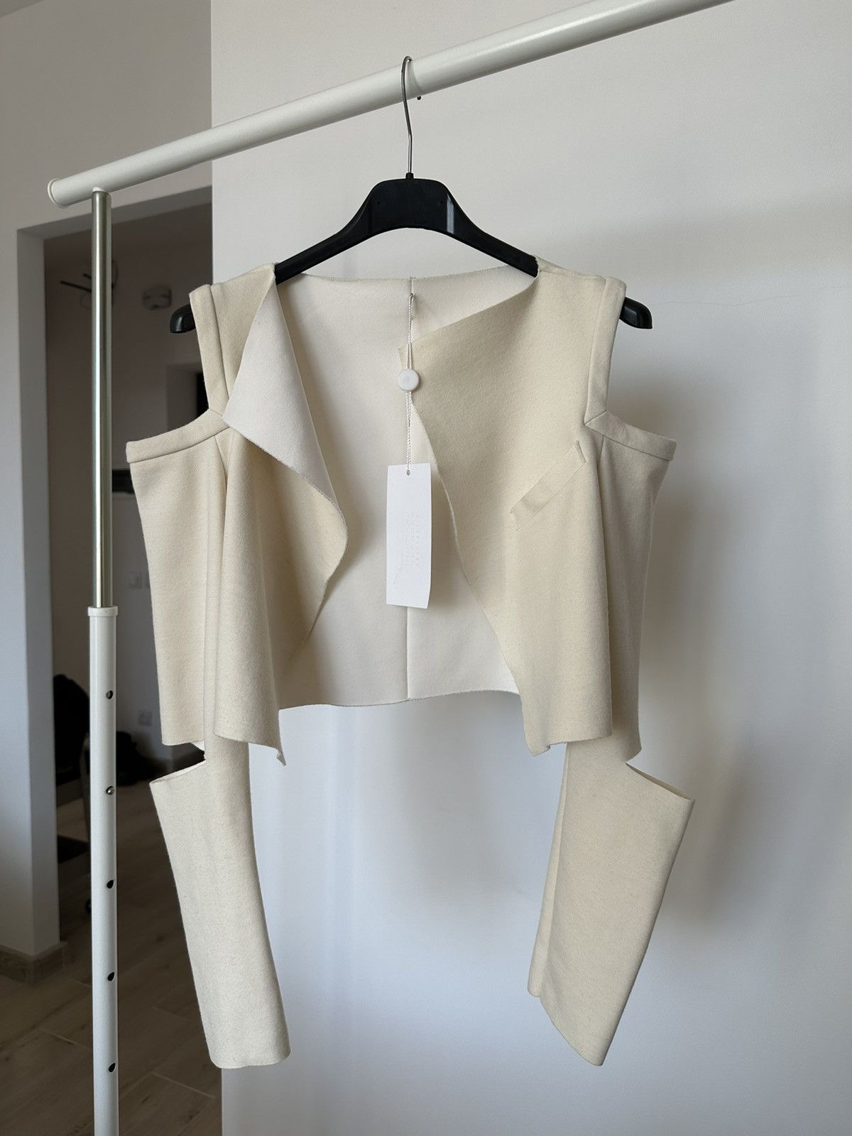Maison Margiela Maison Margiela x Viktor & Rolf Cut-off wool cropped blazer Size S / US 4 / IT 40 - 1 Thumbnail