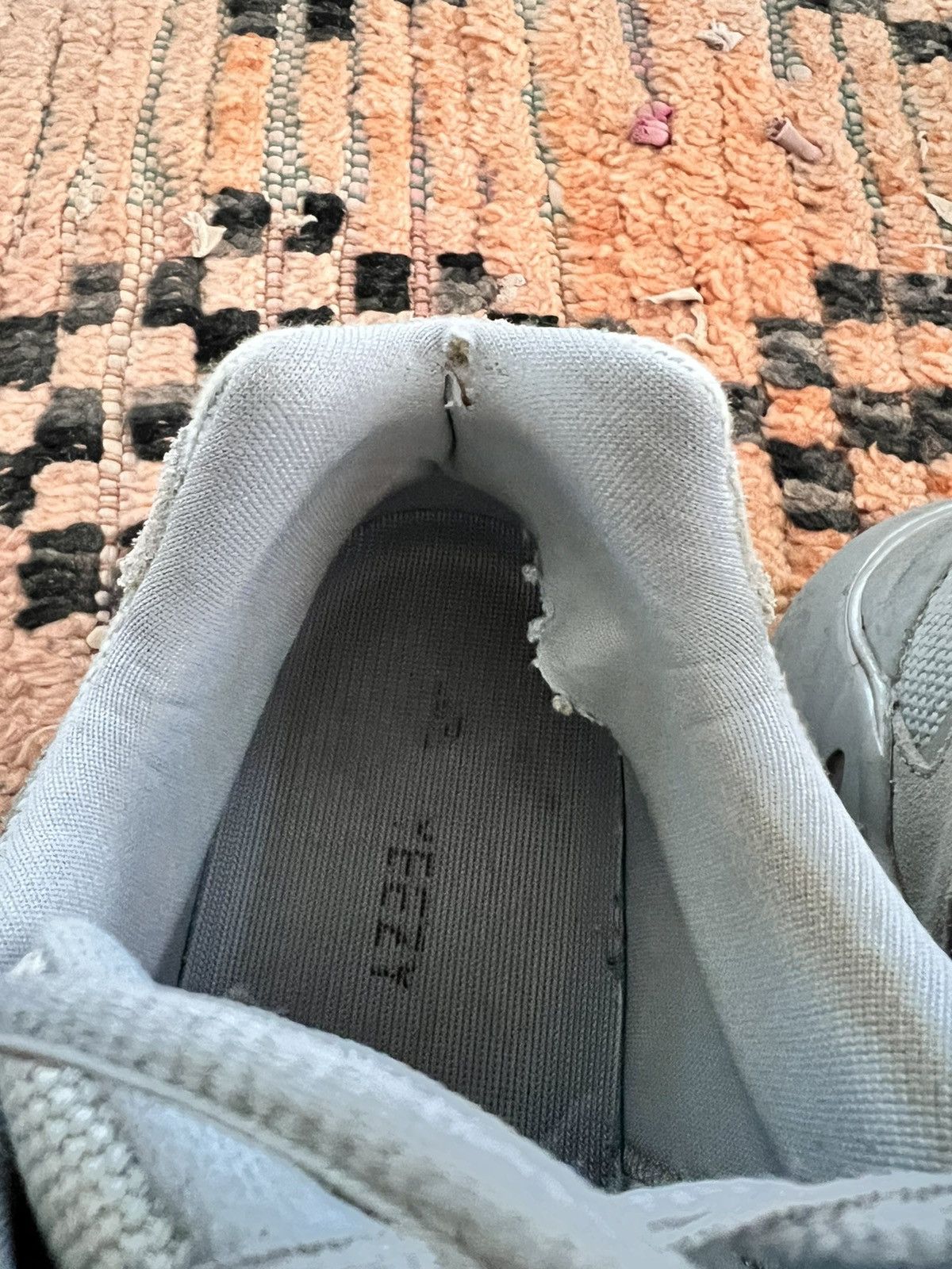 Adidas × Yeezy Yeezy Boost 700 V2 'Hospital Blue' Size US 10 / EU 43 - 4 Thumbnail