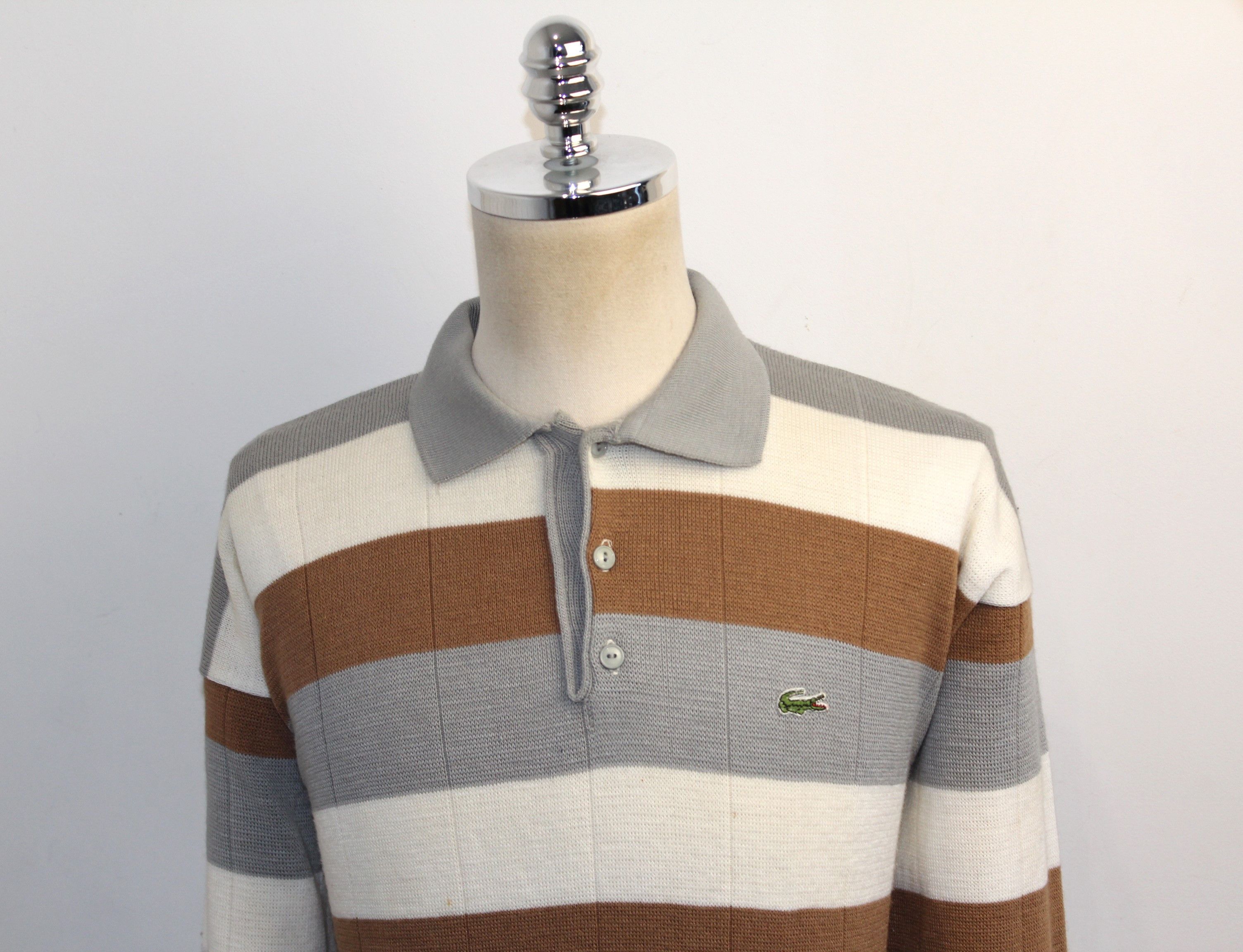 Lacoste Men's LACOSTE Vintage V-Neck Striped Jumper Size US M / EU 48-50 / 2 - 5 Thumbnail