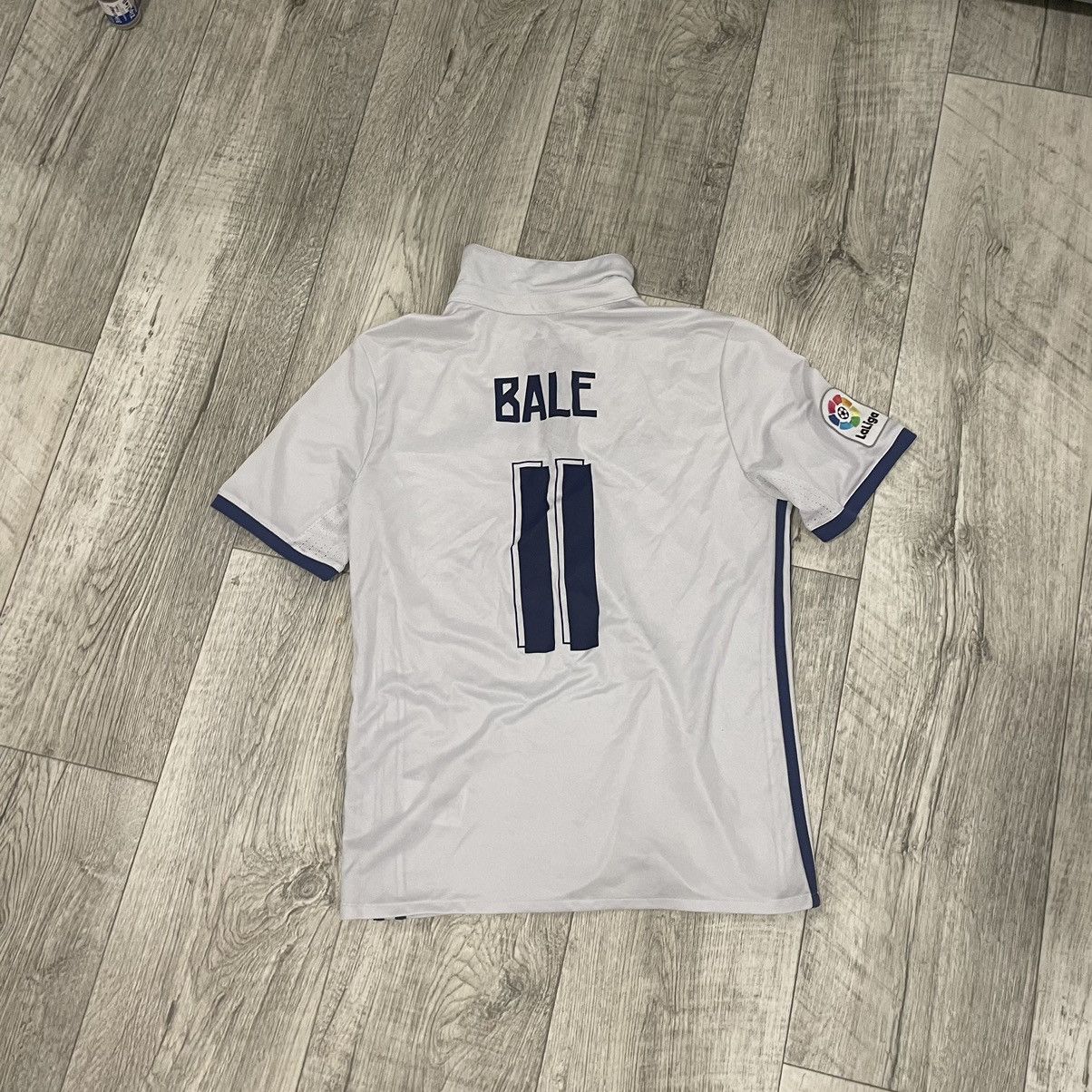 Adidas Adidas Real Madrid 2016 2017 Bale #11 Home Shirt Jersey Size US XS / EU 42 / 0 - 2 Thumbnail