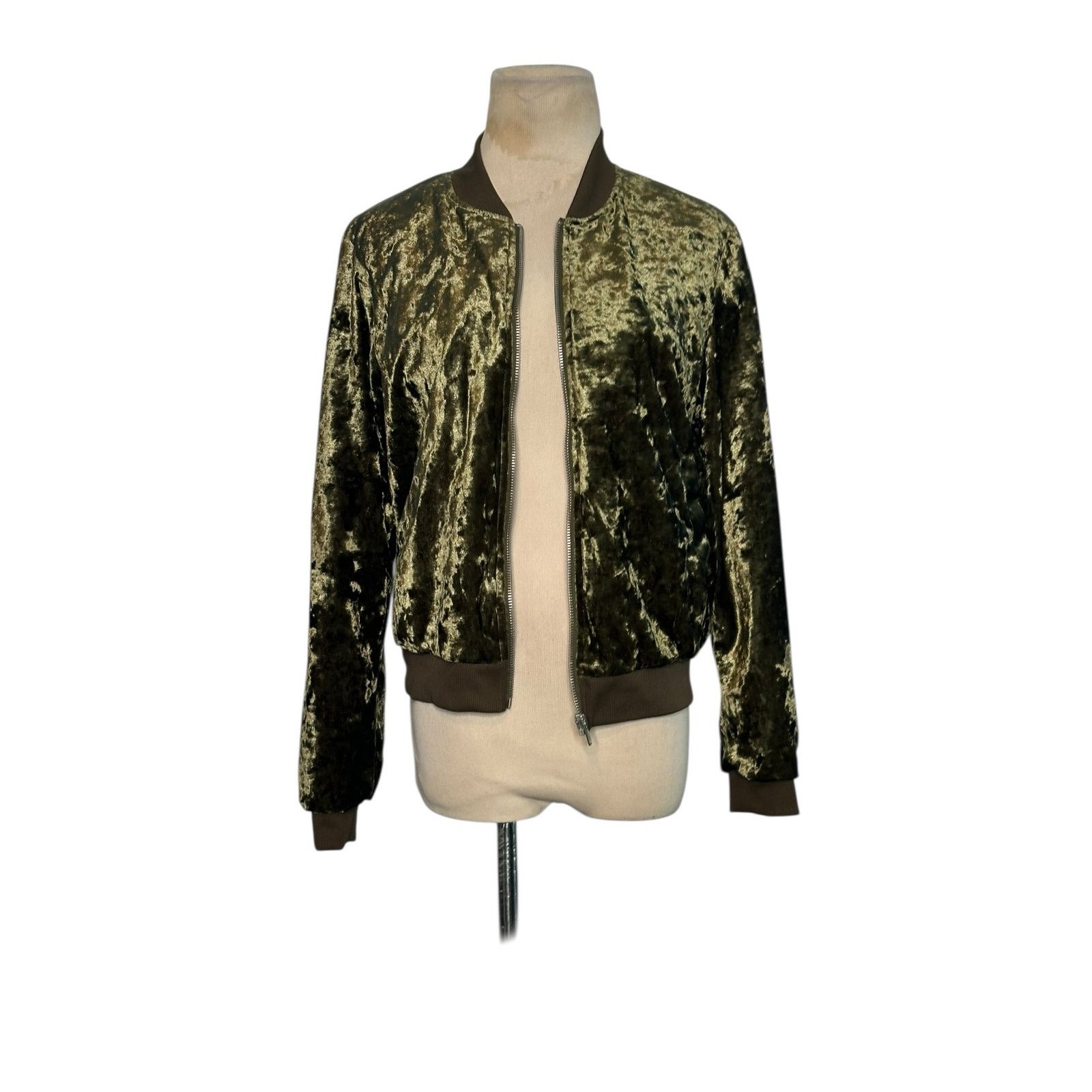 Forever 21 Forever 21 green velvet full zipper jacket size Small Size S / US 4 / IT 40 - 14 Thumbnail