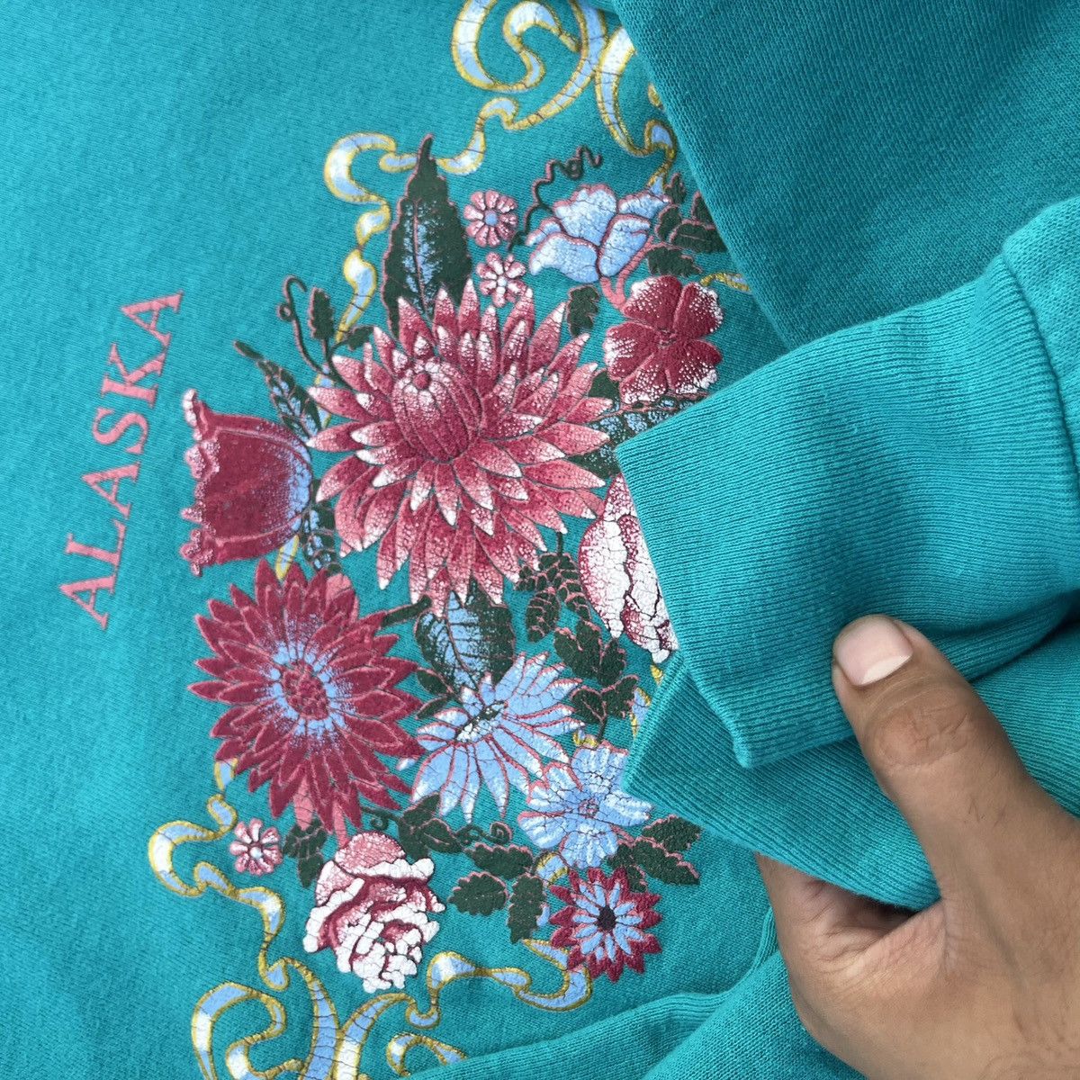 Fruit Of The Loom × Vintage VINTAGE 90s ALASKA FLORAL PRINTED SWEATSHIRT Size US L / EU 52-54 / 3 - 7 Thumbnail