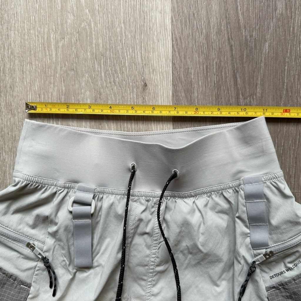 Lululemon Lululemon Athletica Gray Multi Pocket Cargo High-Rise Hiking Size 26" / US 2 / IT 38 - 6 Thumbnail