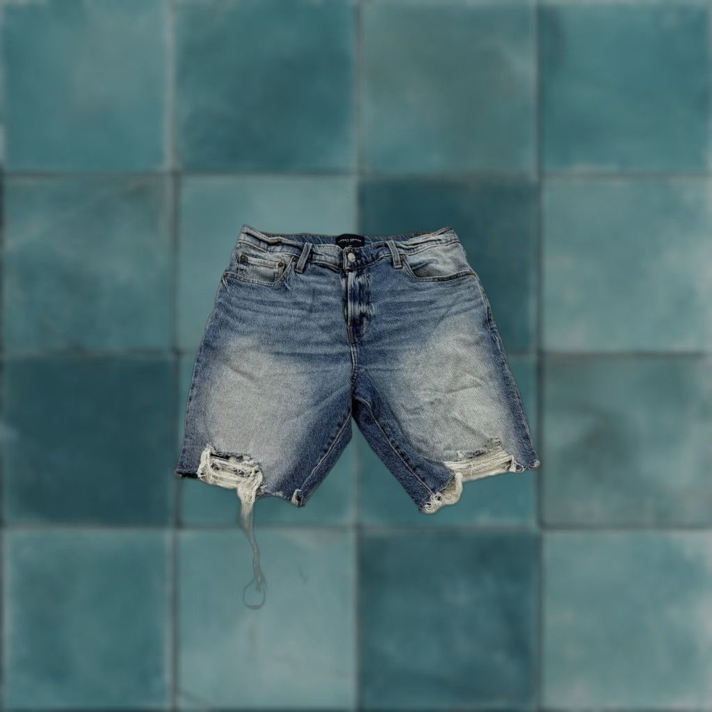 Lucky Brand VINTAGE Lucky Brand Bermuda Shorts Mens 31 Blue Denim Distressed Flat Front 5-Pocket Casual Outdoor Size US 31 - 1 Thumbnail