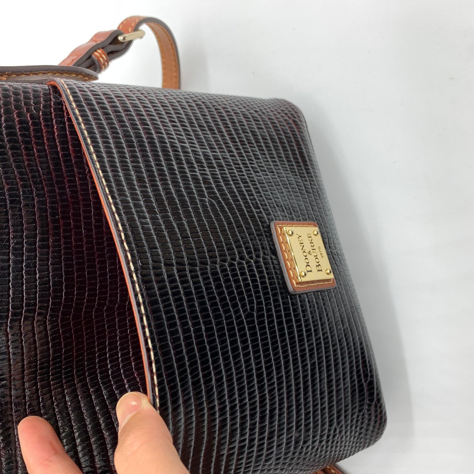 Dooney & Bourke Dooney & Bourke Leather Crossbody Purse Lizard Embossed Size ONE SIZE - 9 Thumbnail