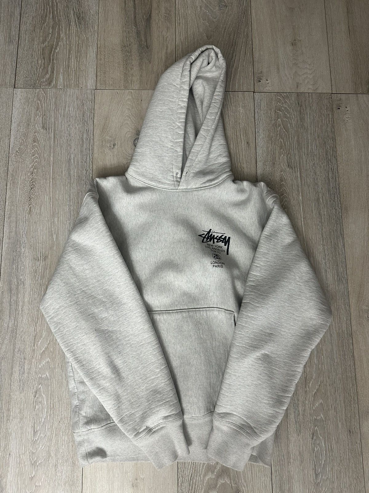 ★韓国の人気★【STUSSY】★WORLD TOUR ZIP HOODI.E★YELLOW★ Stussy World Tour Zip Hoodie Mens XL Honey Yellow Sweatshirt