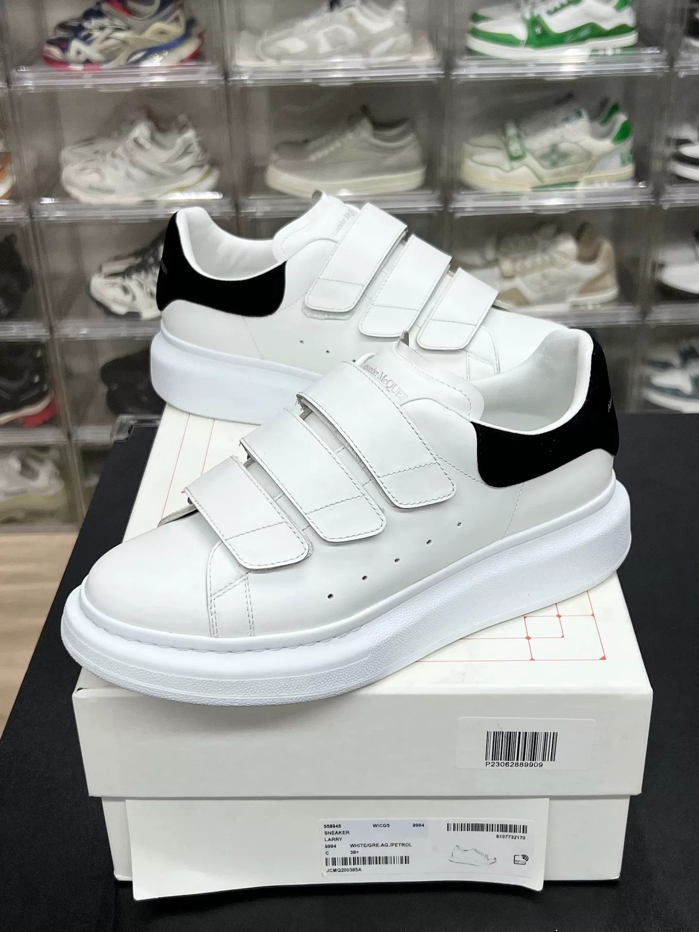 Alexander McQueen Alexander McQueen Black Lowtop Sneakers us_8-5 Women Size US 8.5 / IT 38.5 - 1 Thumbnail