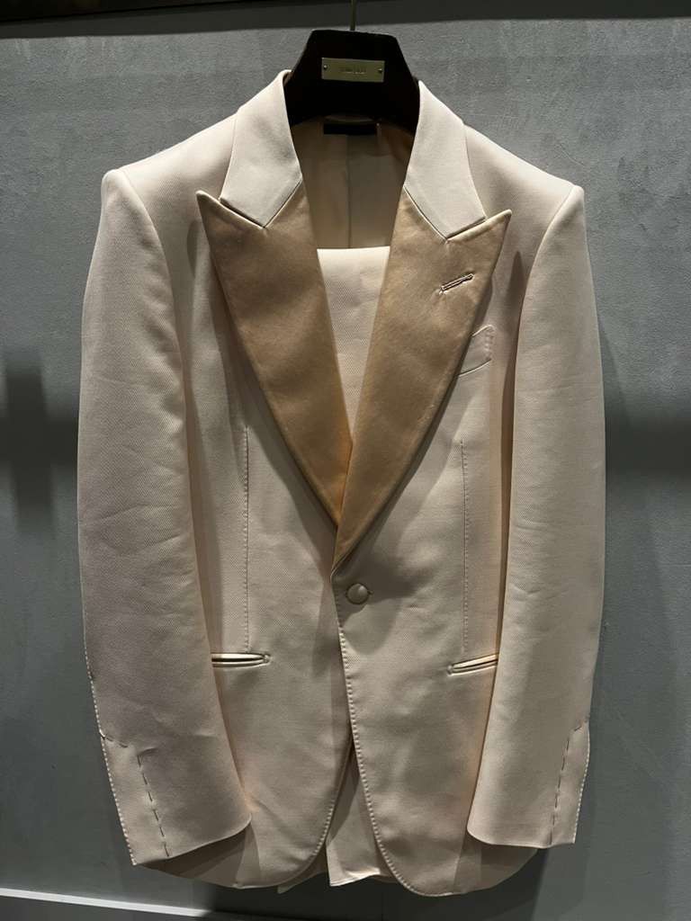 Tom Ford oc11z1225 Tuxedo Suit in Beige Size US S / EU 44-46 / 1 - 1 Thumbnail