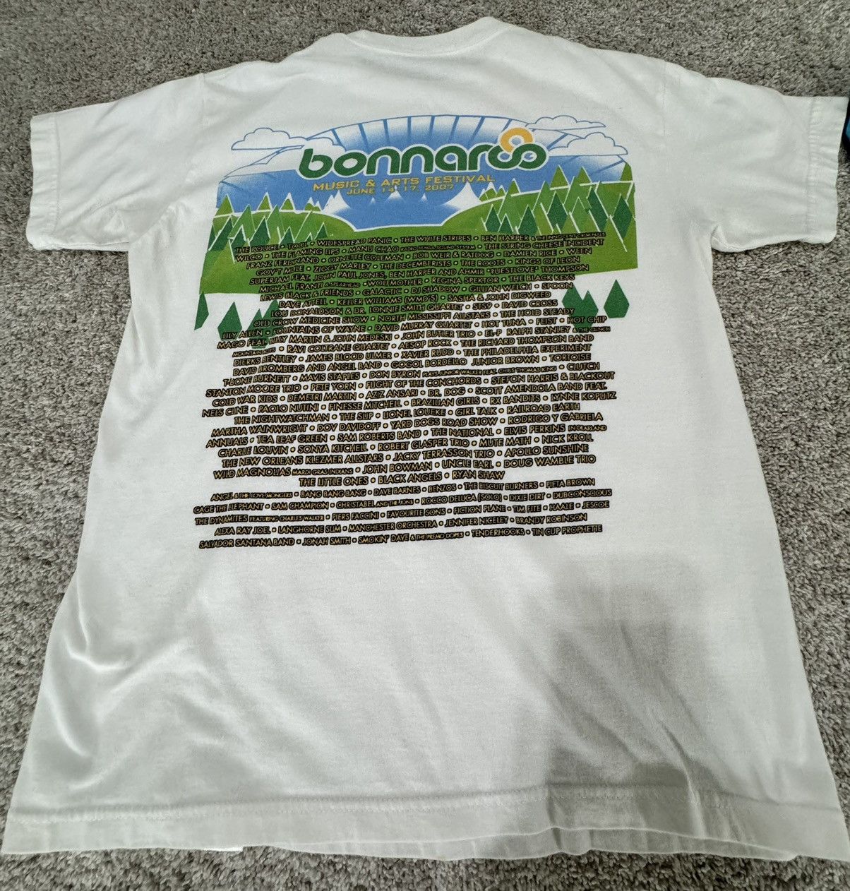 Band Tees BONNAROO FESTIVAL 07 NEW price is 4 both Size US L / EU 52-54 / 3 - 6 Thumbnail