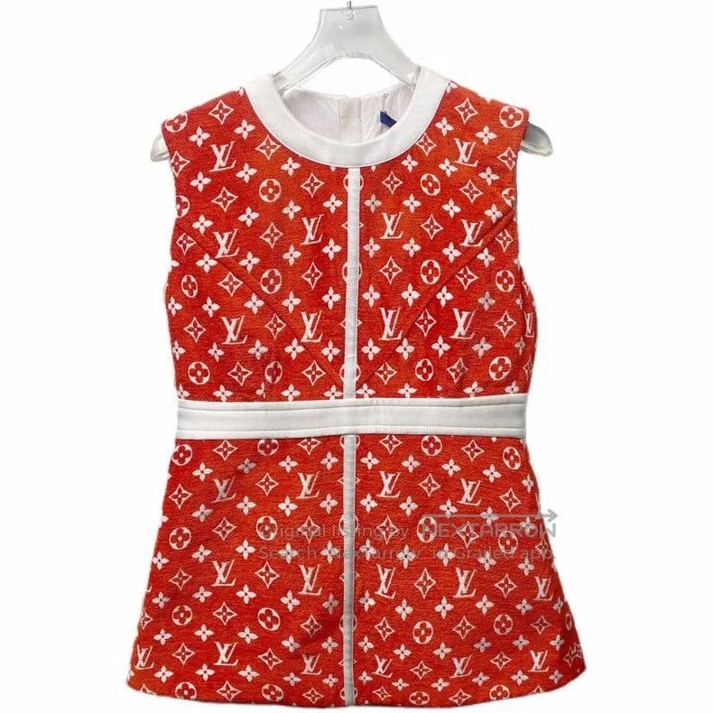 Louis Vuitton Louis Vuitton Red Logo Sleeveless Top. Size US S / EU 44-46 / 1 - 1 Thumbnail