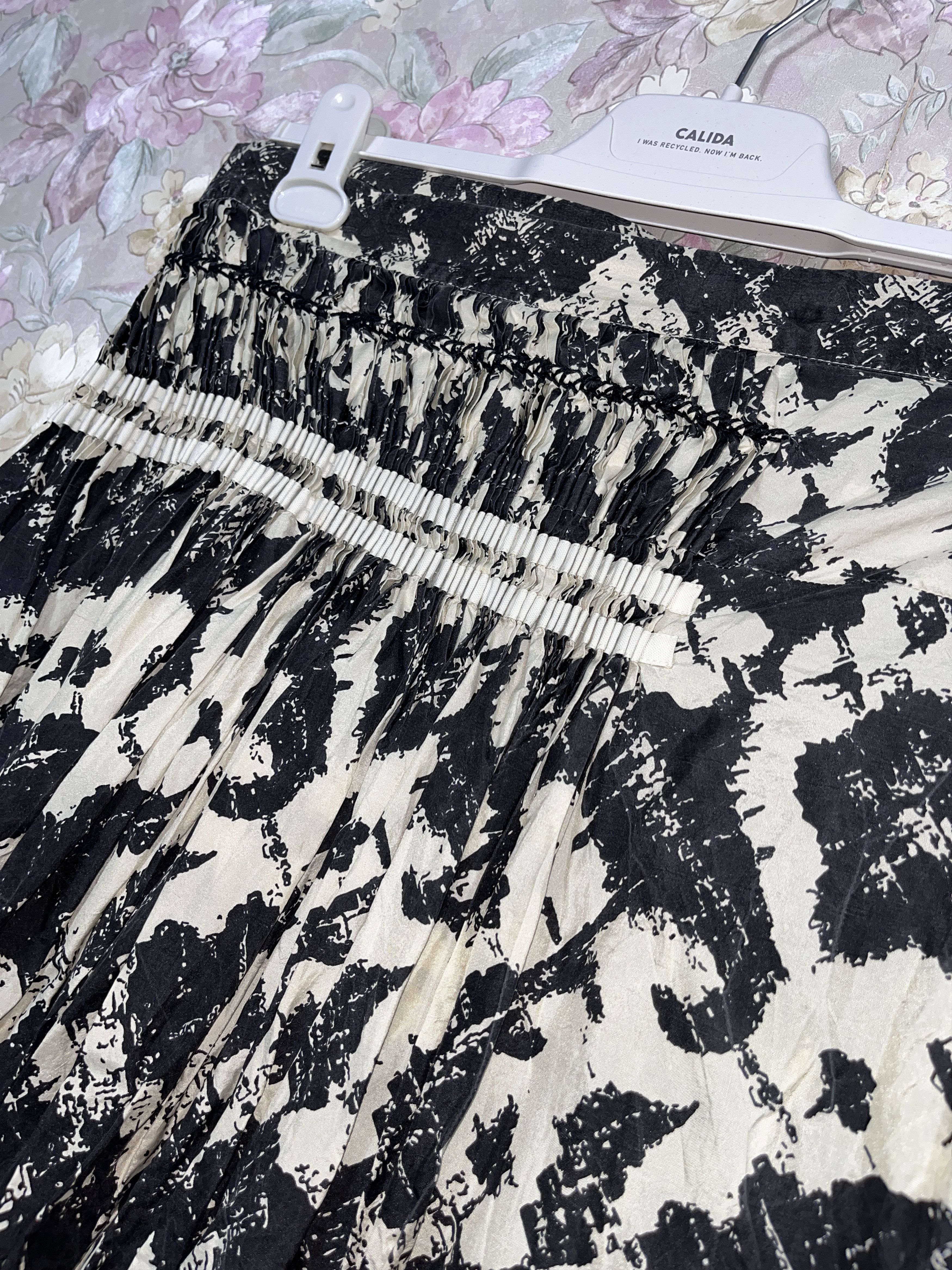 Dries Van Noten Rare Dries Van Noten Silk Skirt Size Medium Japanese Size 28" / US 6 / IT 42 - 16 Thumbnail