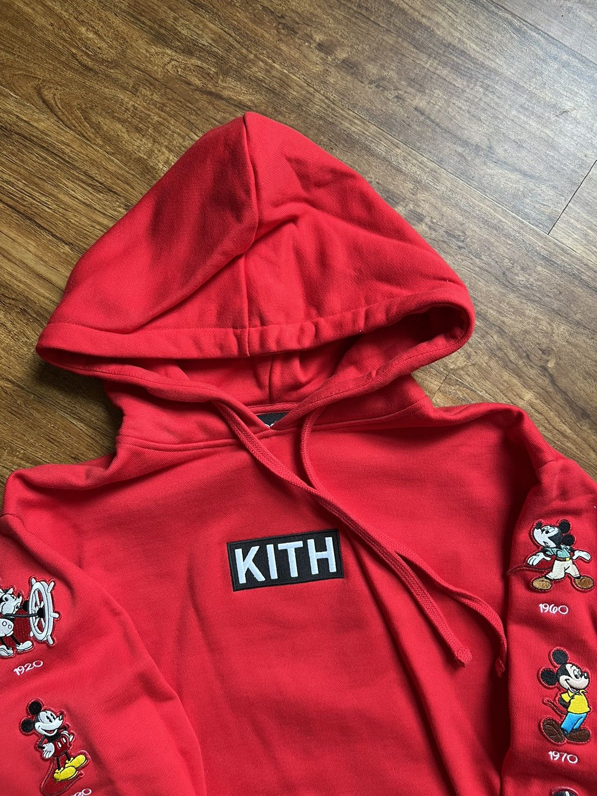 Disney × Kith KITH x Disney Red Sleeve Patches Hoodie FW19 NEW Size US S / EU 44-46 / 1 - 2 Thumbnail