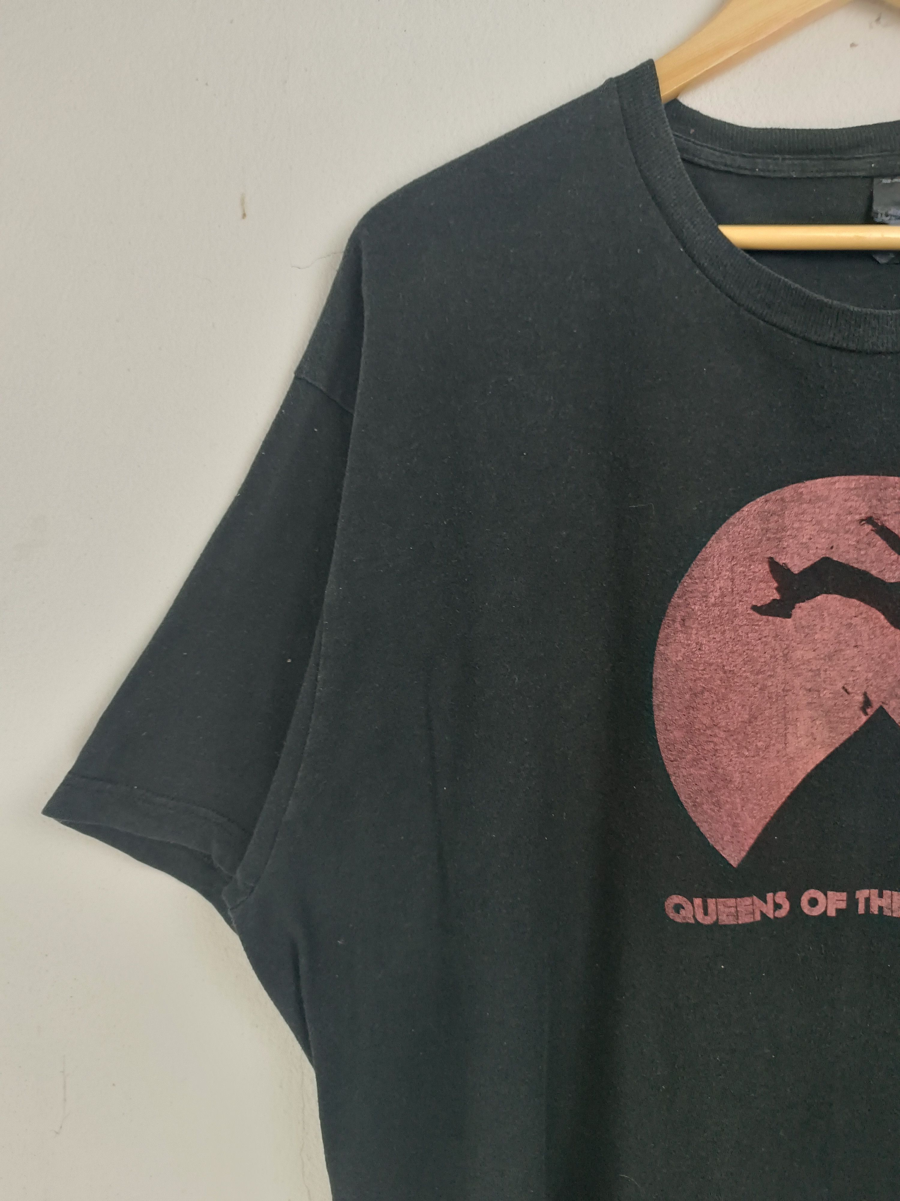 Band Tees VINTAGE Y2K QUEEN OF THE STONE AGE TEE NIRVANA KYUSS ALICE Size US XL / EU 56 / 4 - 5 Thumbnail