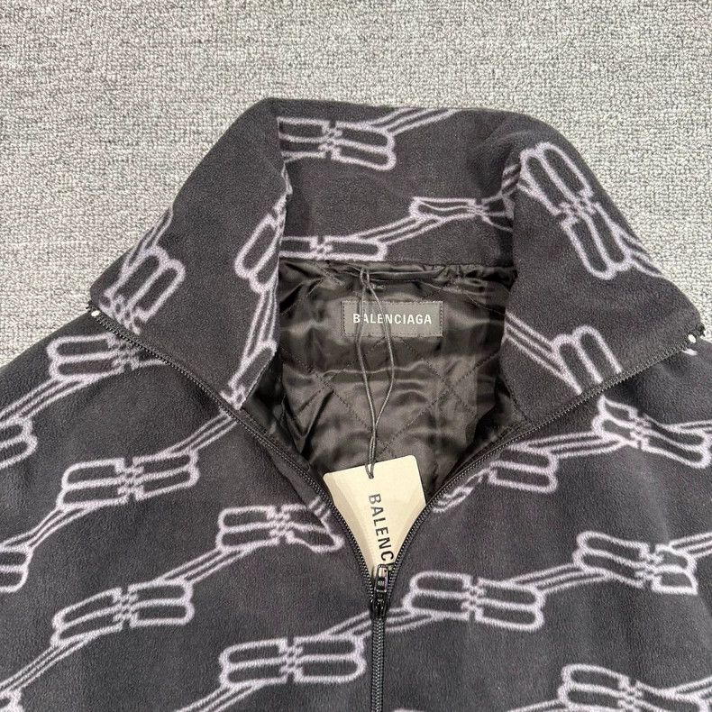 Balenciaga Balenciaga Black lock buckle full print polar fleece jacke Size US S / EU 44-46 / 1 - 5 Thumbnail