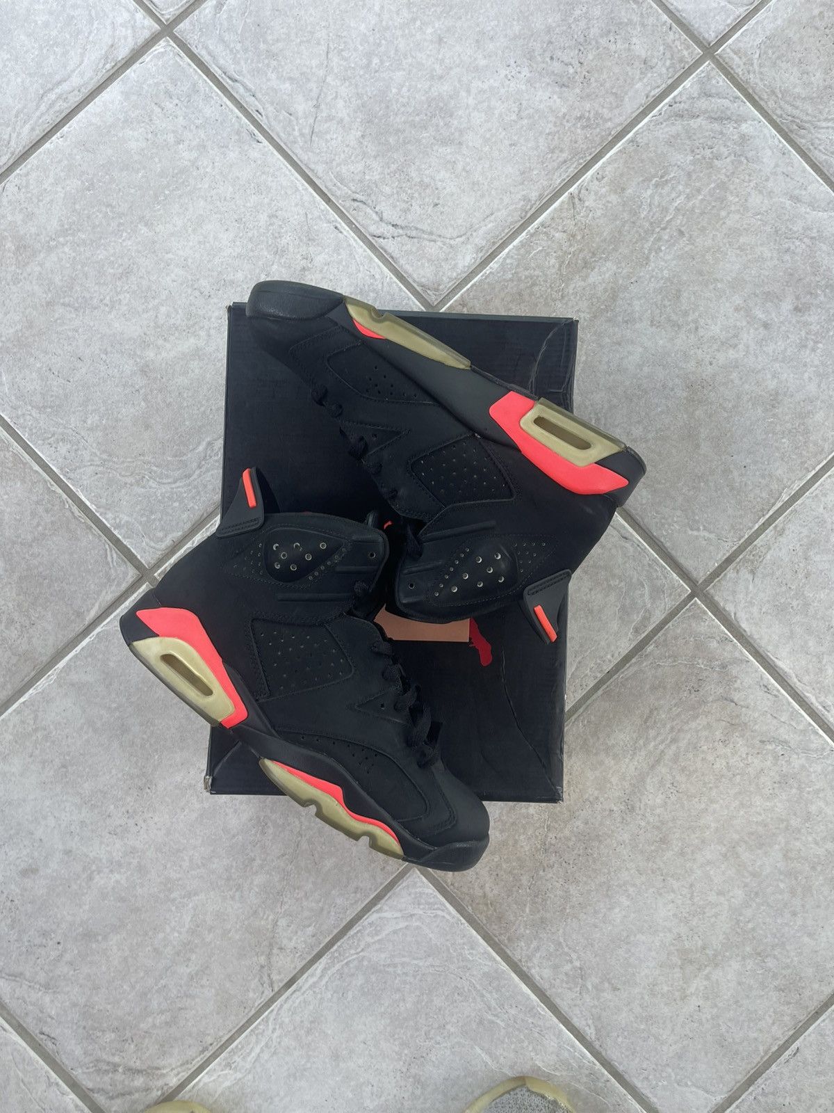 Jordan Brand Air Jordan 6 Retro Infrared Black 2014 ($220+Market) Size US 8 / EU 41 - 1 Thumbnail