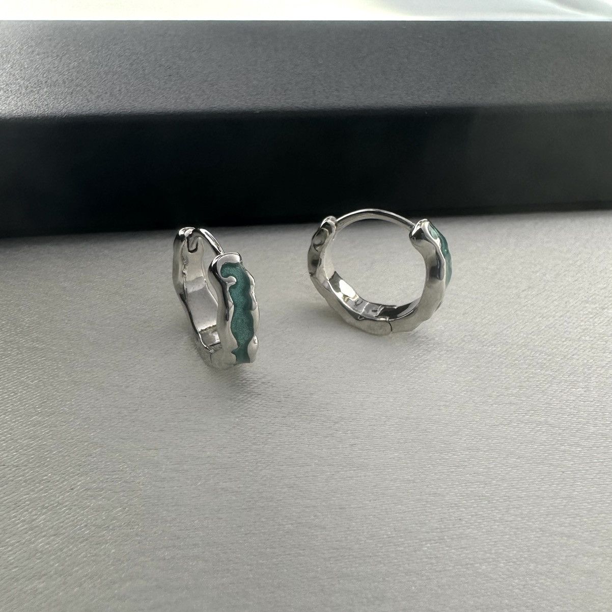 Other Green Ripple Small Hoop Earrings for Men Women Unisex Style Size ONE SIZE - 1 Thumbnail