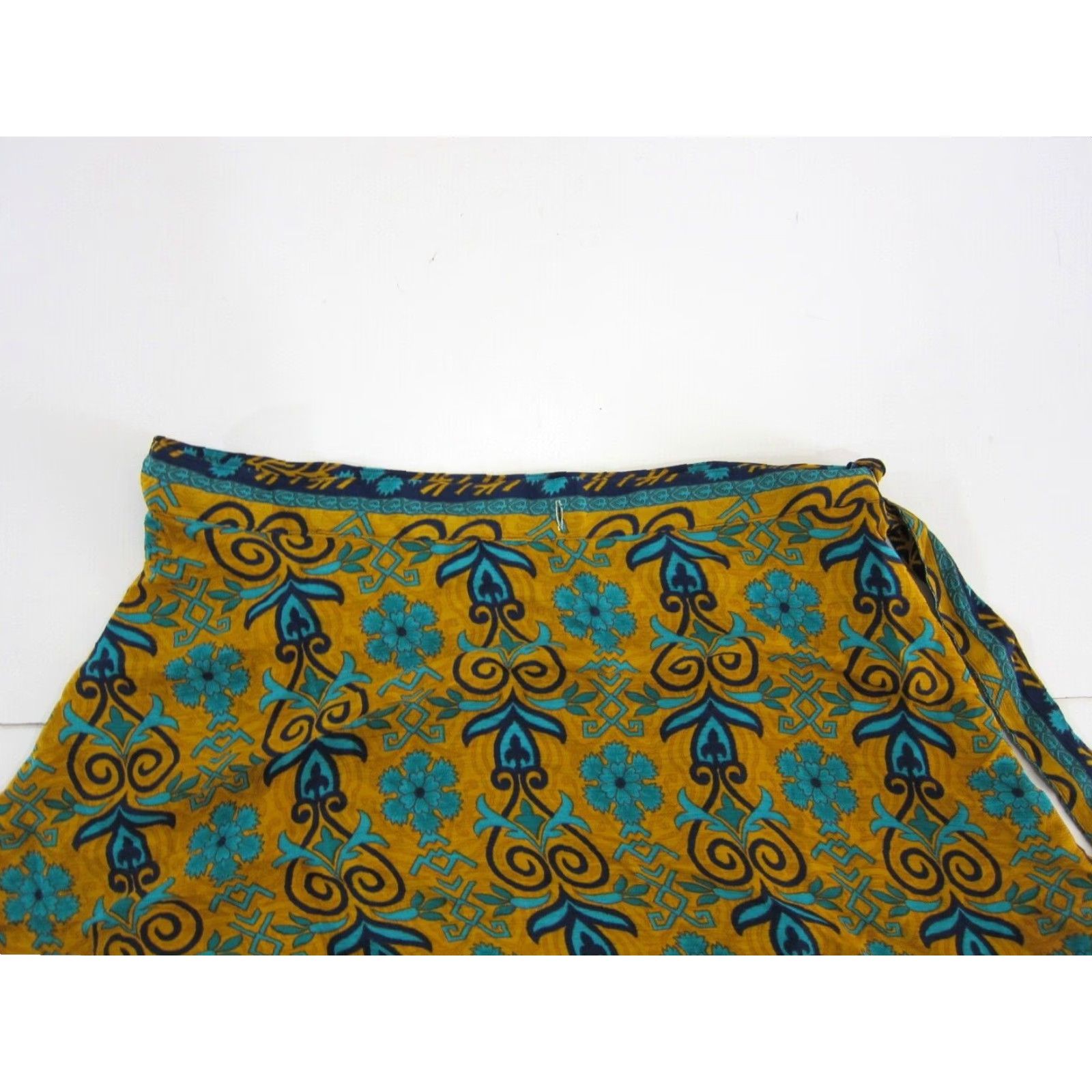 Vintage VINTAGE India Silk Green Yellow Blue Floral Paisley Reversible Wrap Skirt Small Size 28" / US 6 / IT 42 - 4 Thumbnail