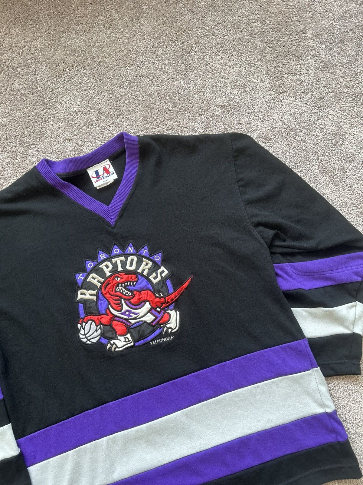 Vintage Vintage LogoAthletic Toronto Raptors Sweater Size US M / EU 48-50 / 2 - 2 Thumbnail