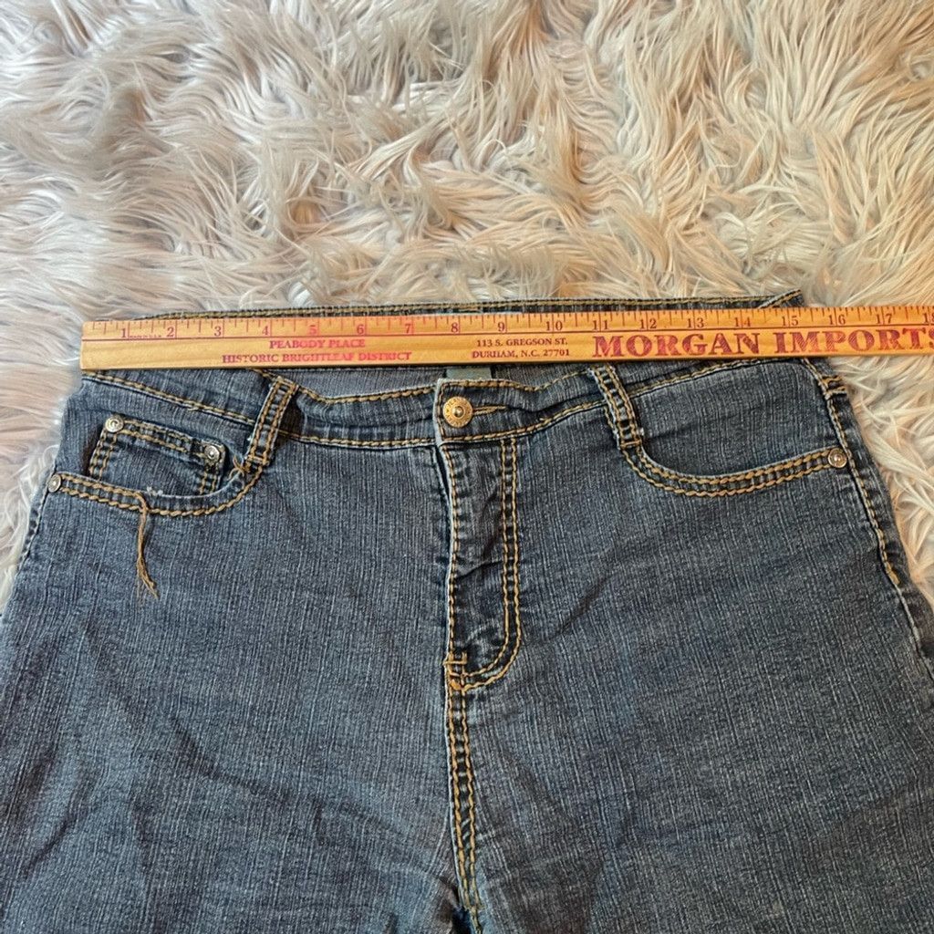 Other Denim vtg Y2K Jean shorts w/ detailing (measurements shown) Size 24" / US 00 / IT 34 - 3 Thumbnail
