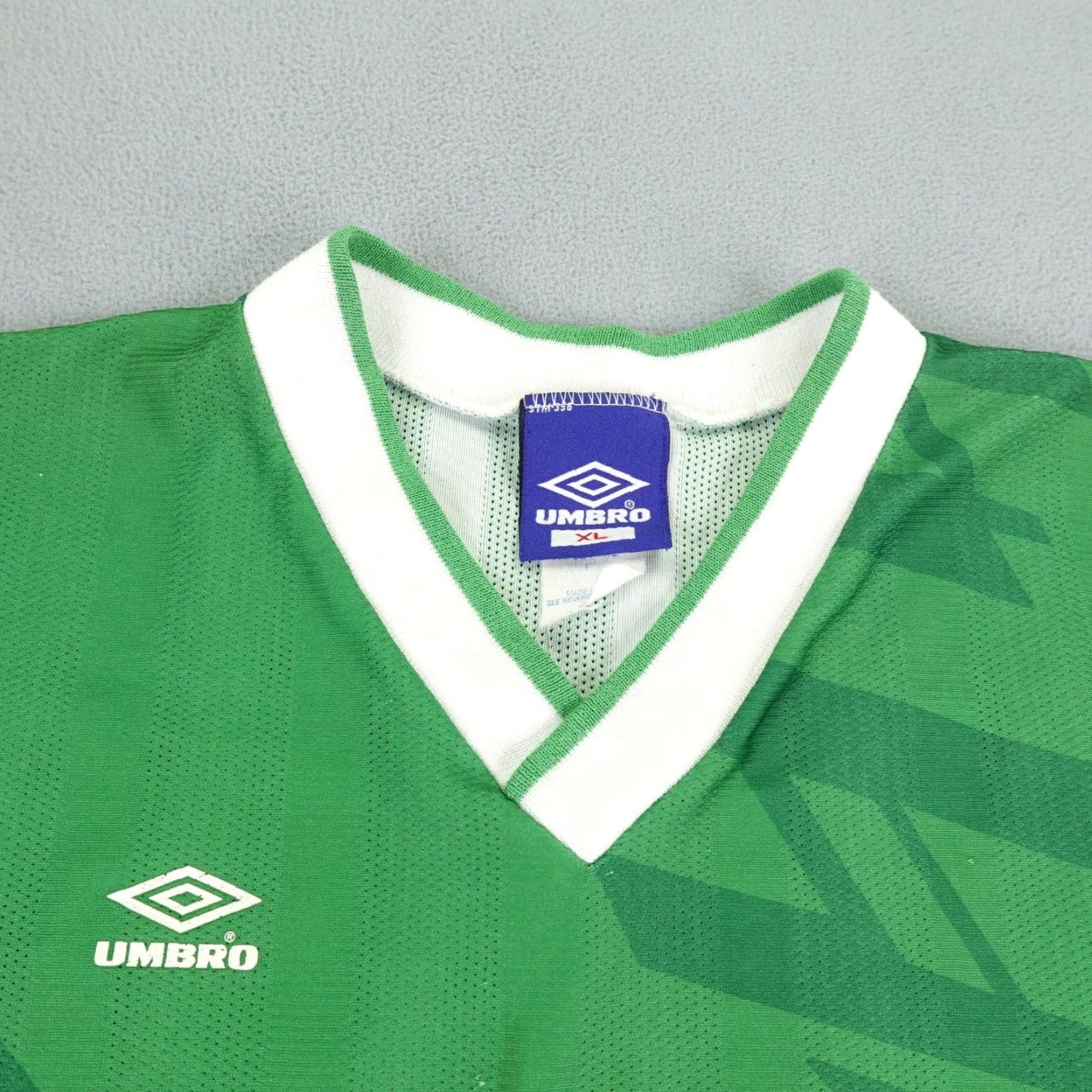 Umbro VINTAGE Umbro Shirt Mens XL Green White V Neck Soccer Jersey Made in USA 90s Size US XL / EU 56 / 4 - 2 Thumbnail
