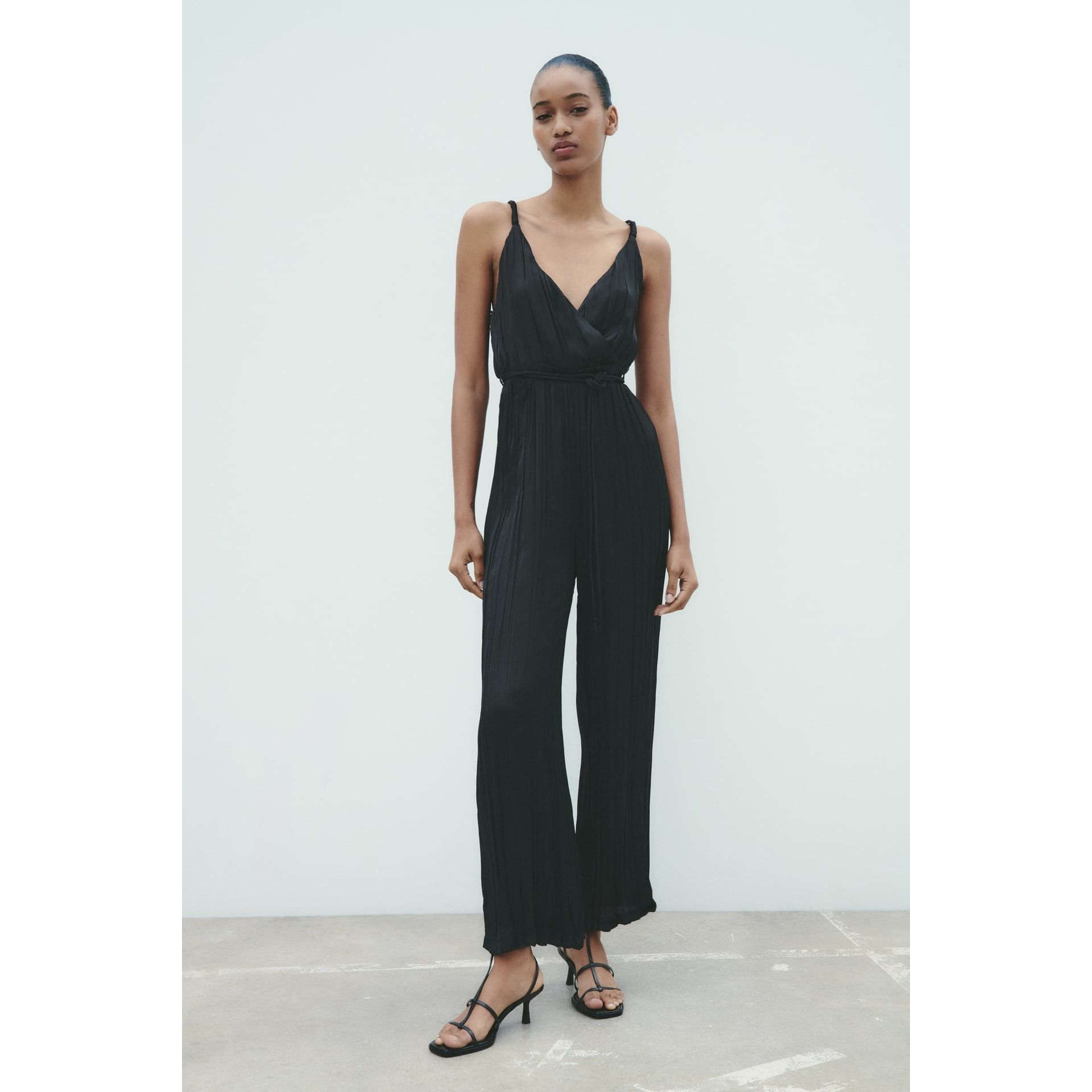 Zara Zara Black Silky V-Neck Jumpsuit With Belt Size 27" / US 4 / IT 40 - 1 Thumbnail