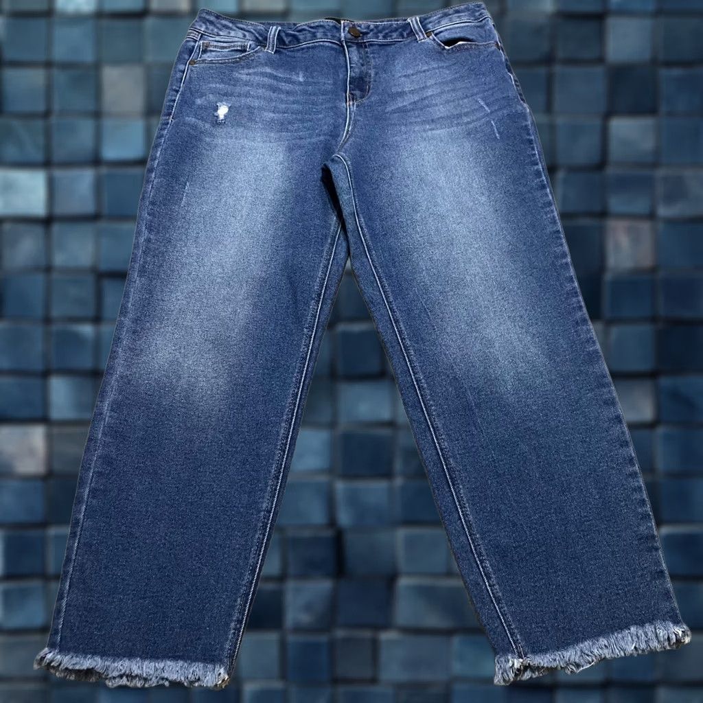 Vintage 1822 Denim Womens 16 Jeans Blue Loose Straight High Rise Raw Hem Distress Size 38" / US 16 / IT 52 - 1 Thumbnail