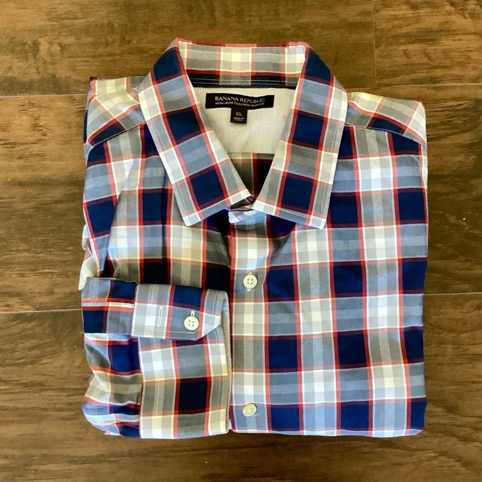Banana Republic Banana Republic Non-Iron Tailored Slim Fit Button Down Size US XL / EU 56 / 4 - 1 Thumbnail