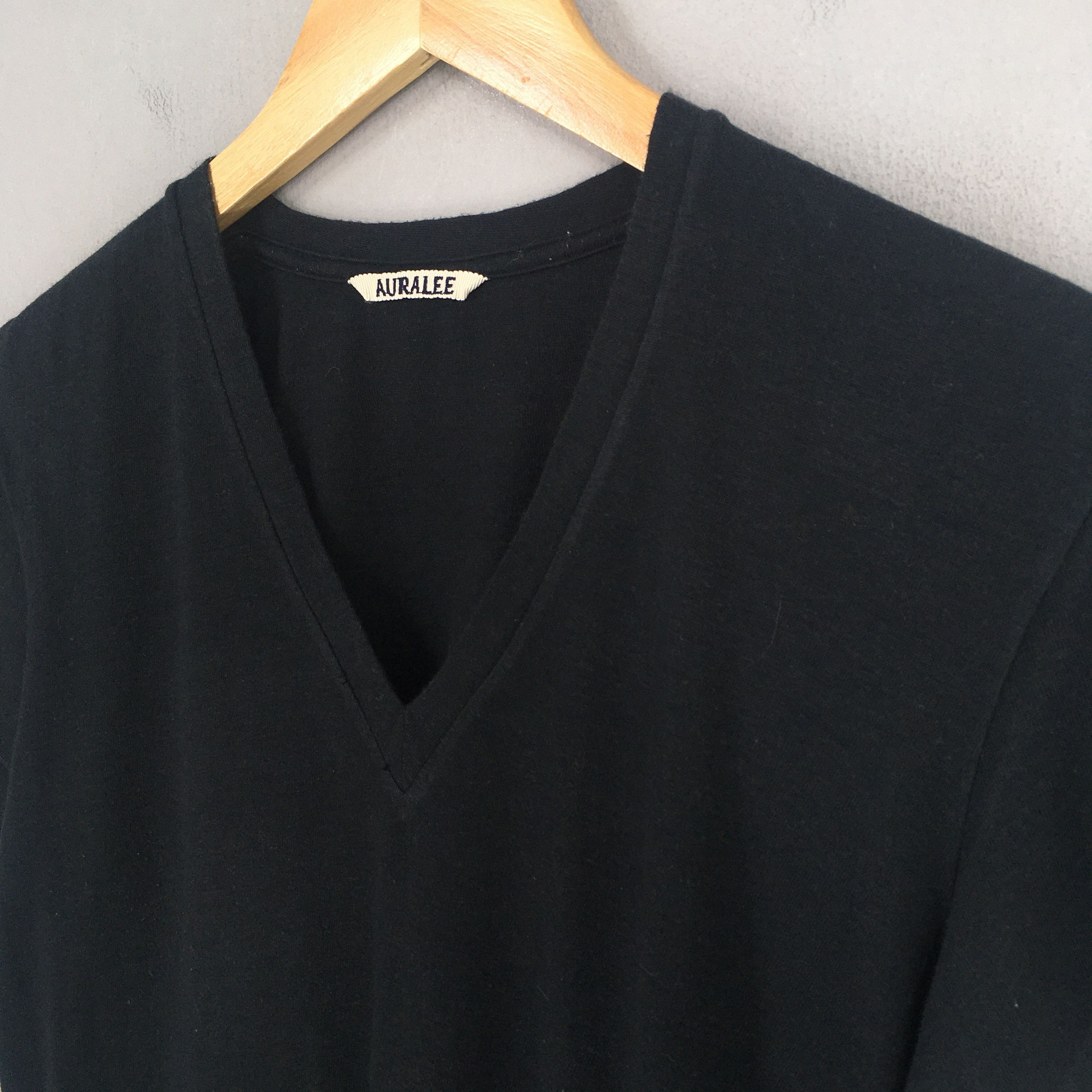 Auralee Auralee Japanese Designer Minimalist Black Vneck Tshirt Size US S / EU 44-46 / 1 - 2 Thumbnail