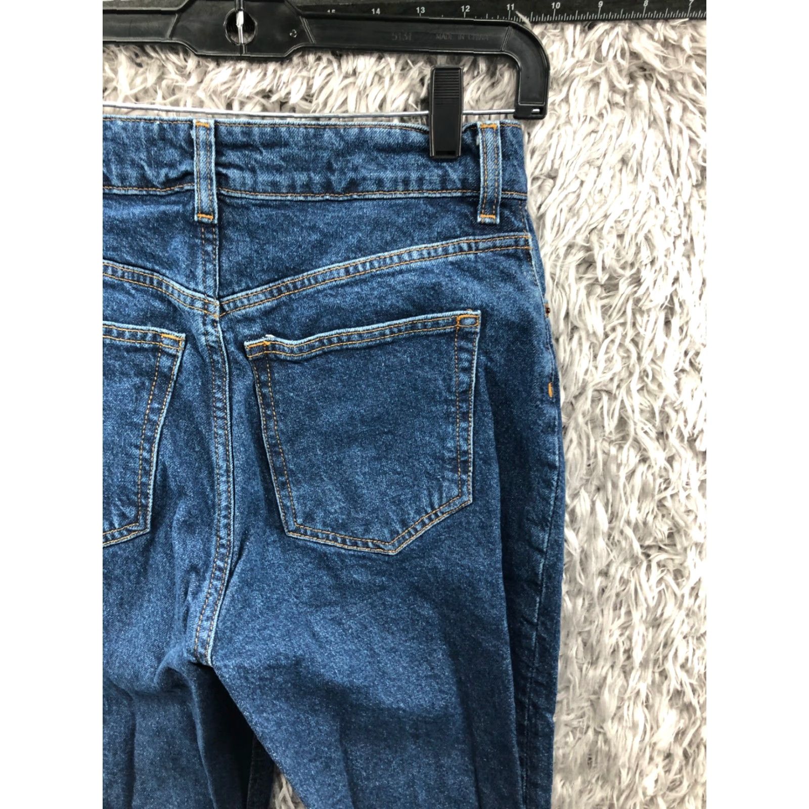 H&M H&M Capri Jeans Size 6 Womens Mid Dark Wash Blue Denim Capris, 5-Pocket, Belt Loops, Zip, Button, Logo, Cotton, Regular Rise Size 28" / US 6 / IT 42 - 6 Thumbnail