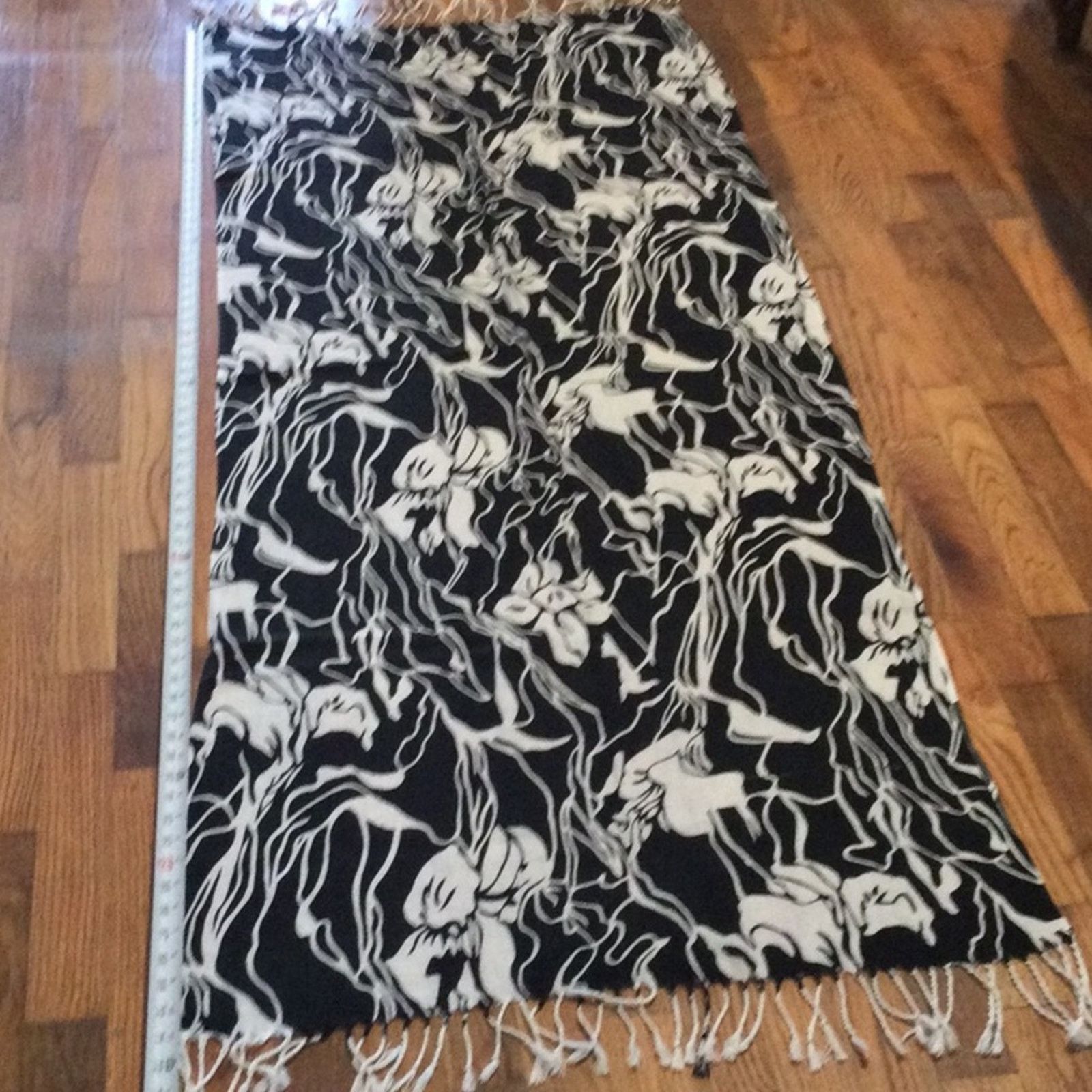 Other Black and White Floral Scarf Wrap w/ Fringe Trim Size ONE SIZE - 11 Thumbnail