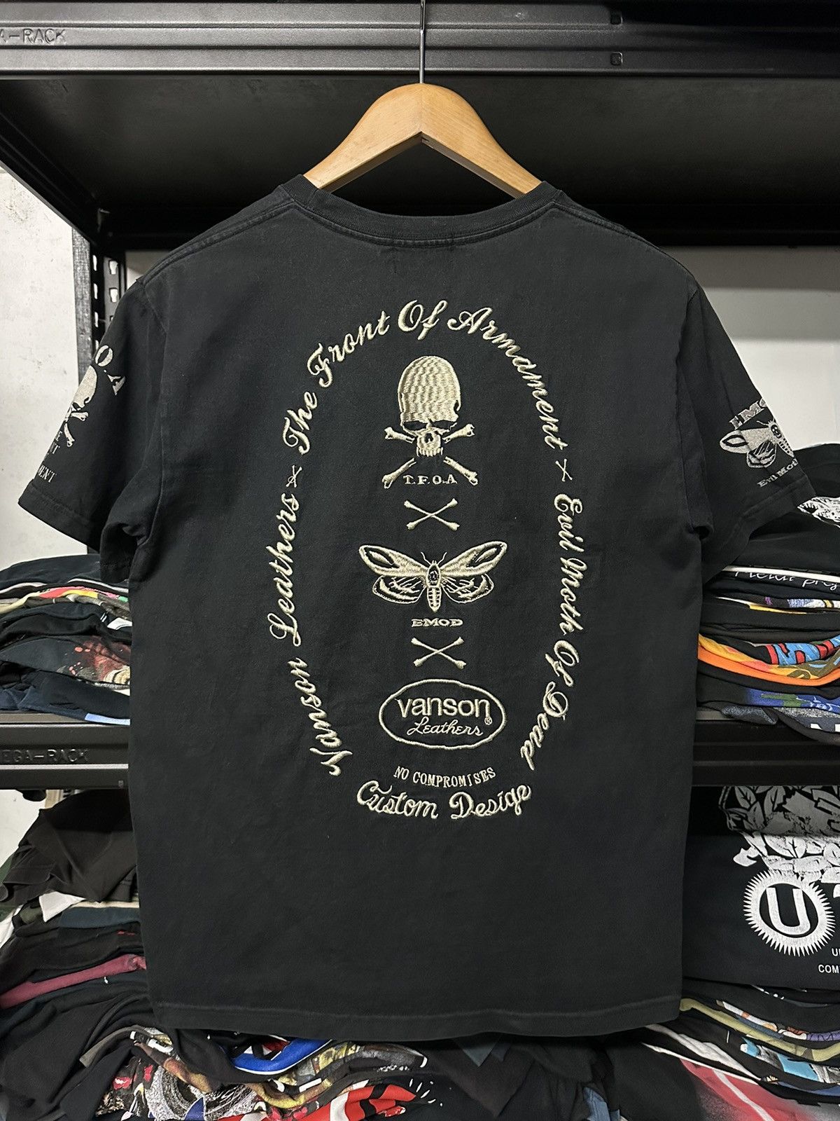 Japanese Brand × Vanson Leathers × Vintage Vintage Vanson Leather Skulls Embroidery Logo Faded Tee Size US M / EU 48-50 / 2 - 1 Thumbnail