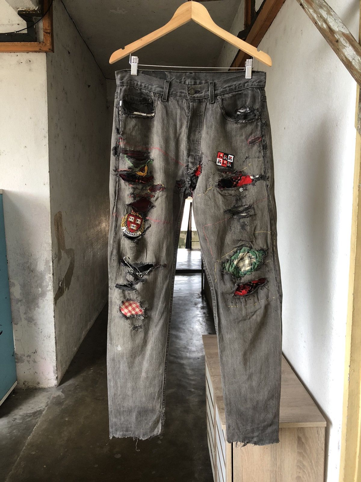 Levi's Rare❗️Vintage 90s Levis 501 Distressed Multi Patches Jeans Size US 32 / EU 48 - 1 Thumbnail