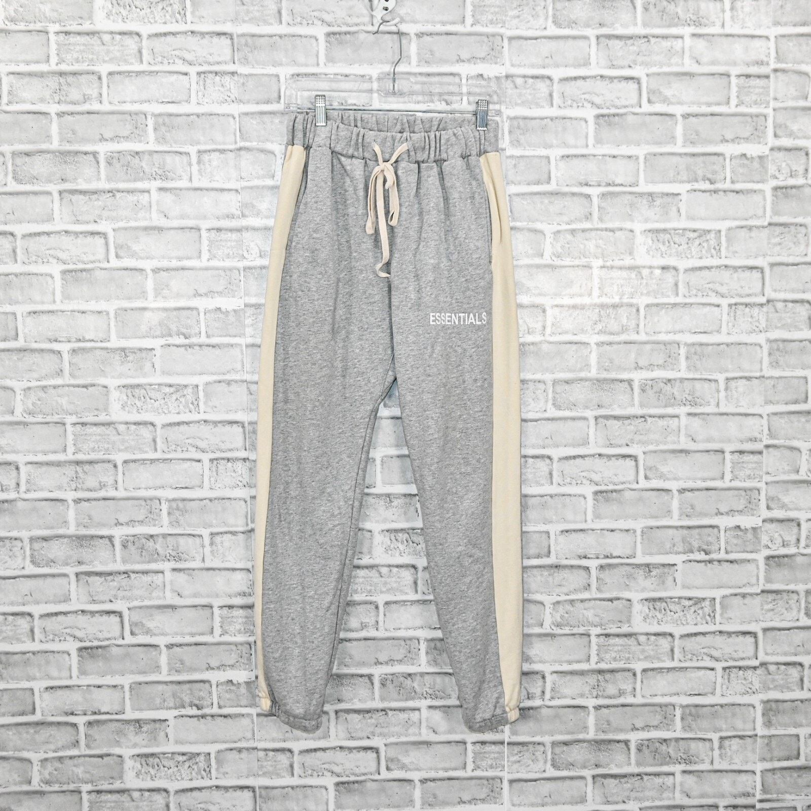 Essentials Fear of God Essentials Jogger Pants Heather Grey Stripe Size 30" / US 8 / IT 44 - 1 Thumbnail