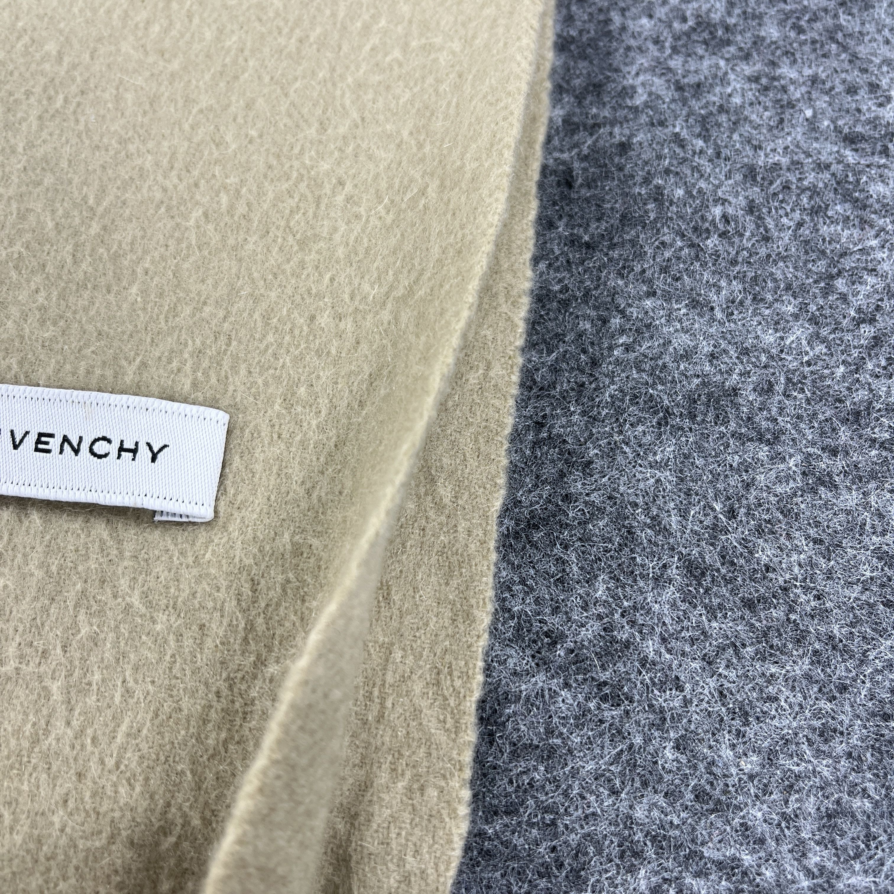 Givenchy × Vintage Givenchy Scarf / Muffler / Neckwear T996 Size ONE SIZE - 8 Thumbnail