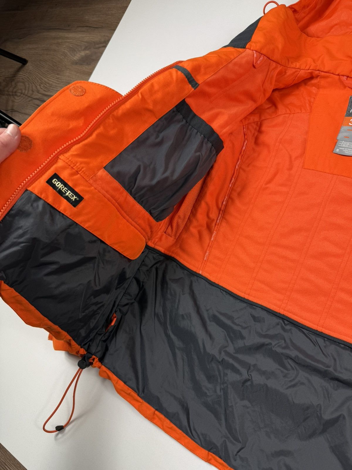 Nike ACG Nike ACG Gore-Tex Hooded Jacket Orange Vintage Size US S / EU 44-46 / 1 - 13 Thumbnail