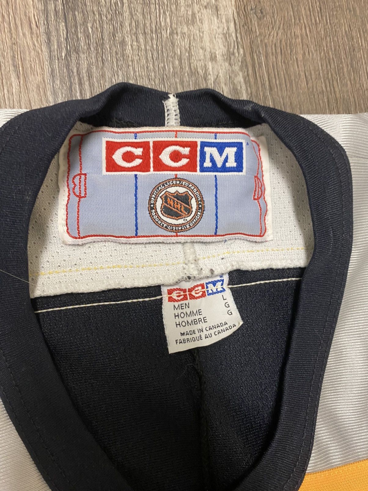 NHL Vintage CCM Nashville Predators Jersey NHL Made in Canada Size US L / EU 52-54 / 3 - 5 Thumbnail