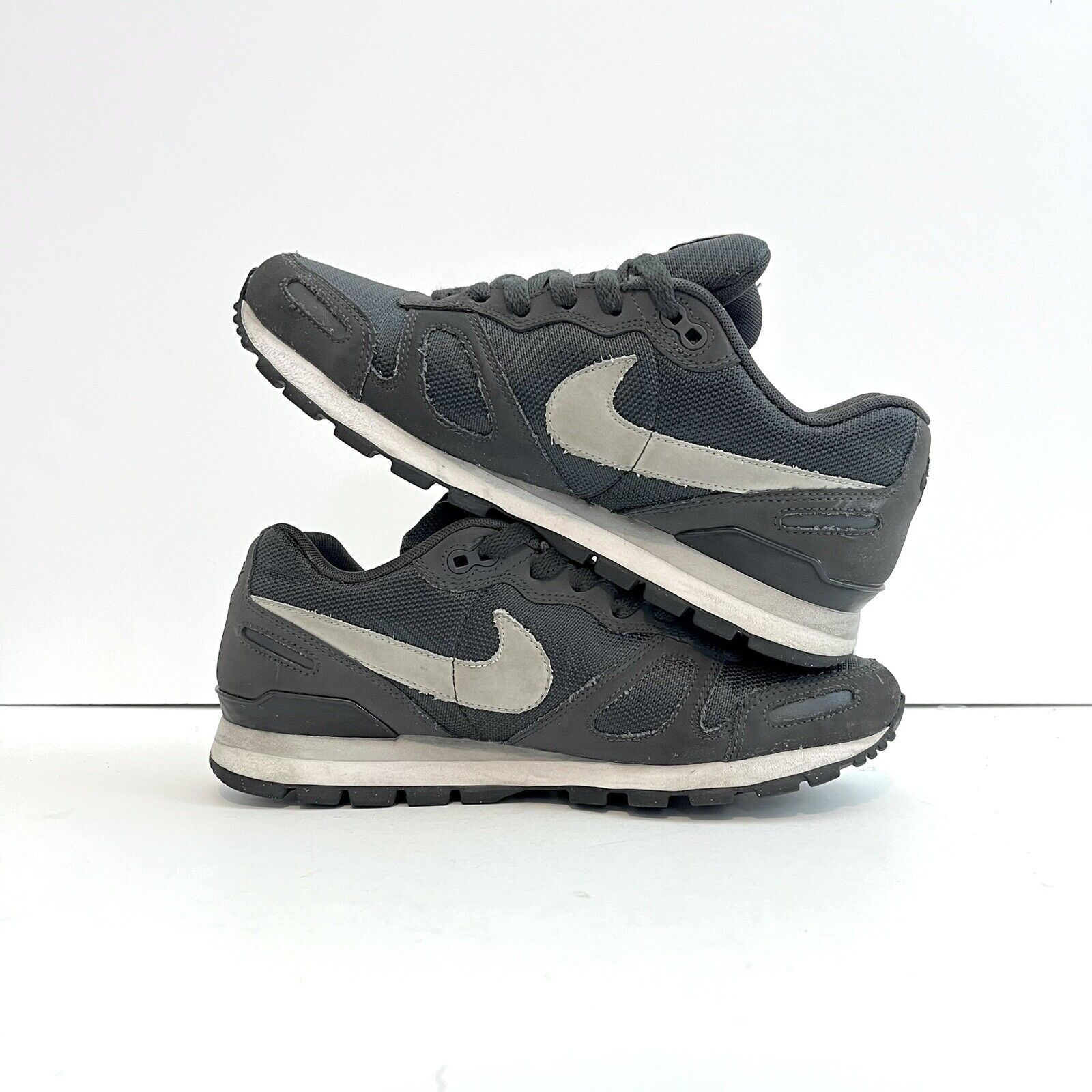 Nike 2011 Nike Air Waffle Trainer Anthracite 429628 010 Rare Sz 8 Size US 8 / EU 41 - 6 Thumbnail