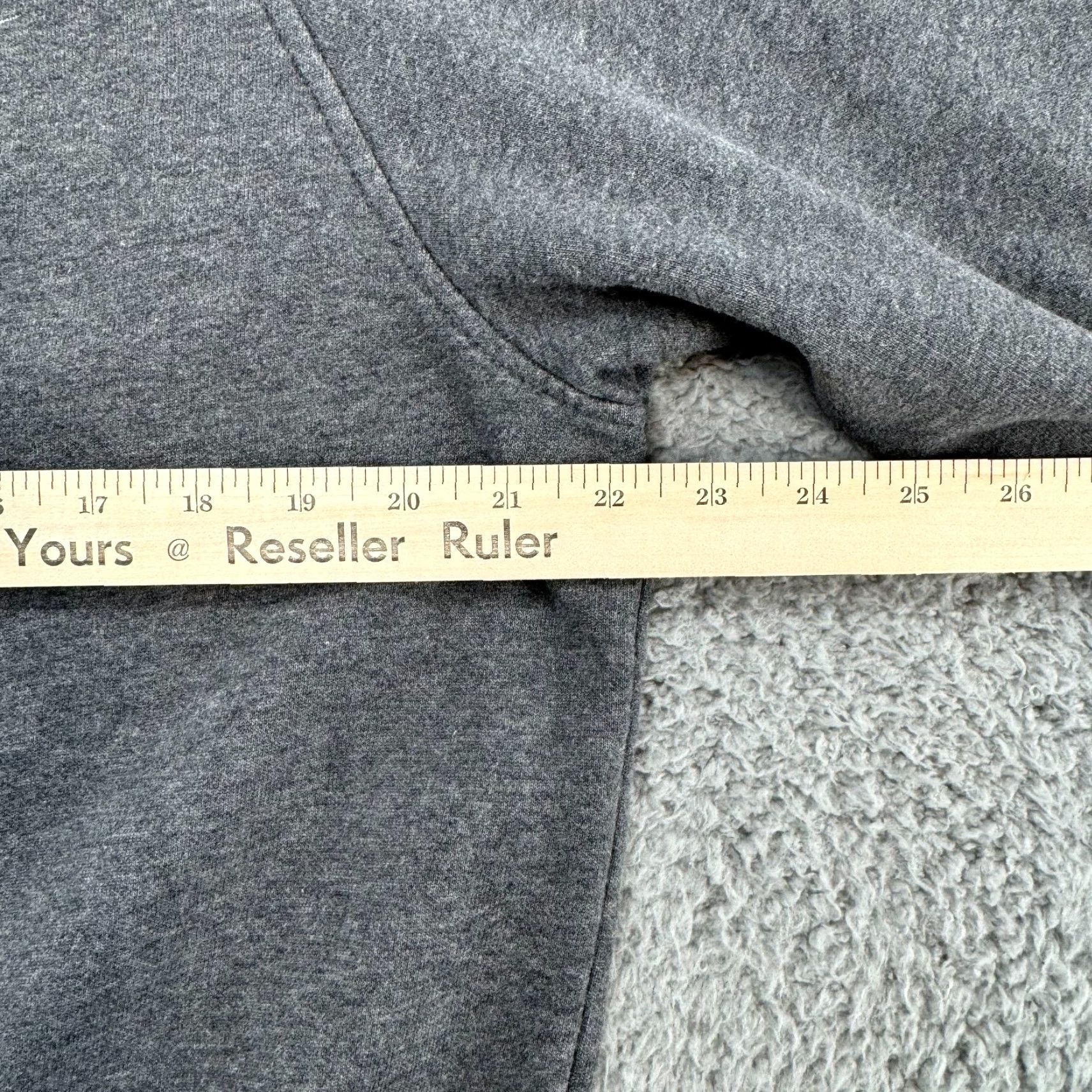 Nike VINTAGE Nike Men's Long Sleeve Raglan Crew Neck Mini Swoosh Sweatshirt Gray M Size Size US M / EU 48-50 / 2 - 6 Thumbnail