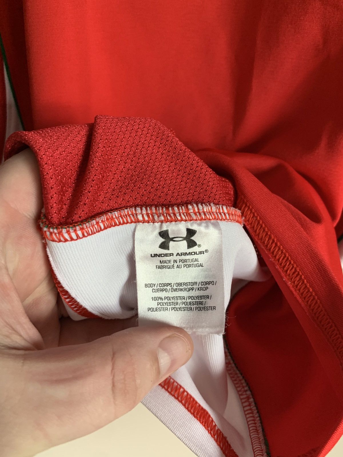 Under Armour Wales Home Rugby Union Shirt Under Armour Size M Size US M / EU 48-50 / 2 - 10 Thumbnail