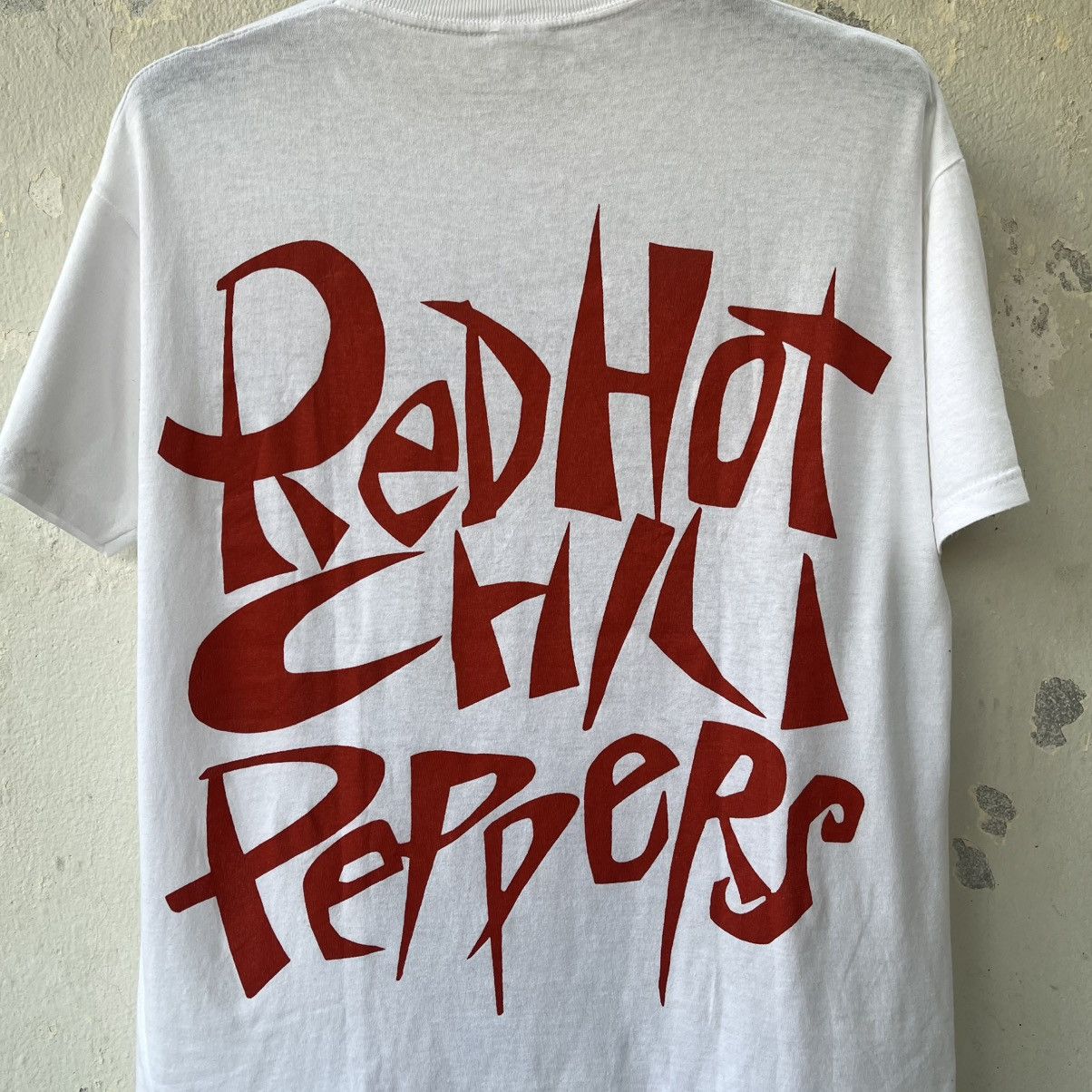 Vintage Vintage 1992 Red Hot Chili T-Shirt Double Stitch Band Tee Size US L / EU 52-54 / 3 - 9 Thumbnail