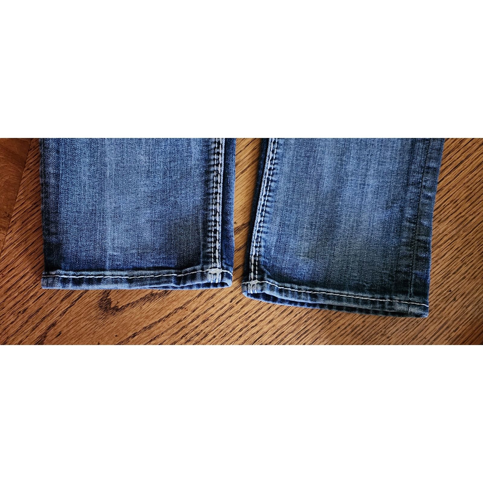 Rock Revival Rock Revival Jeans Women 27EU distressed Mid-Rise Rhinestone Size 30" / US 8 / IT 44 - 7 Thumbnail