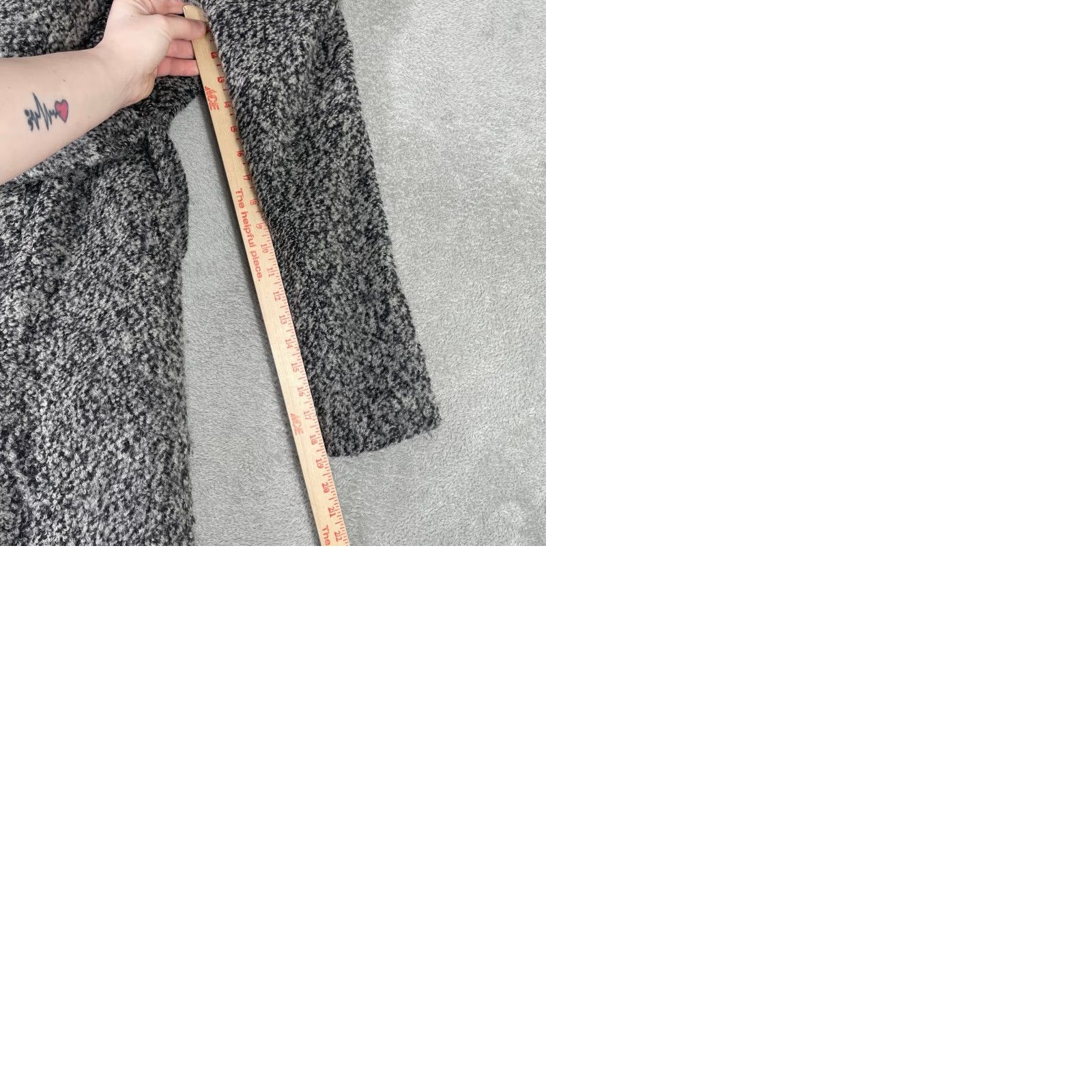 Calvin Klein VINTAGE? (No) Calvin Klein Wool Blend Boucle Pea Coat Belted Funnel Neck Gray 0 Women’s Wool Blend Coat for Winter? Size XS / US 0-2 / IT 36-38 - 9 Thumbnail
