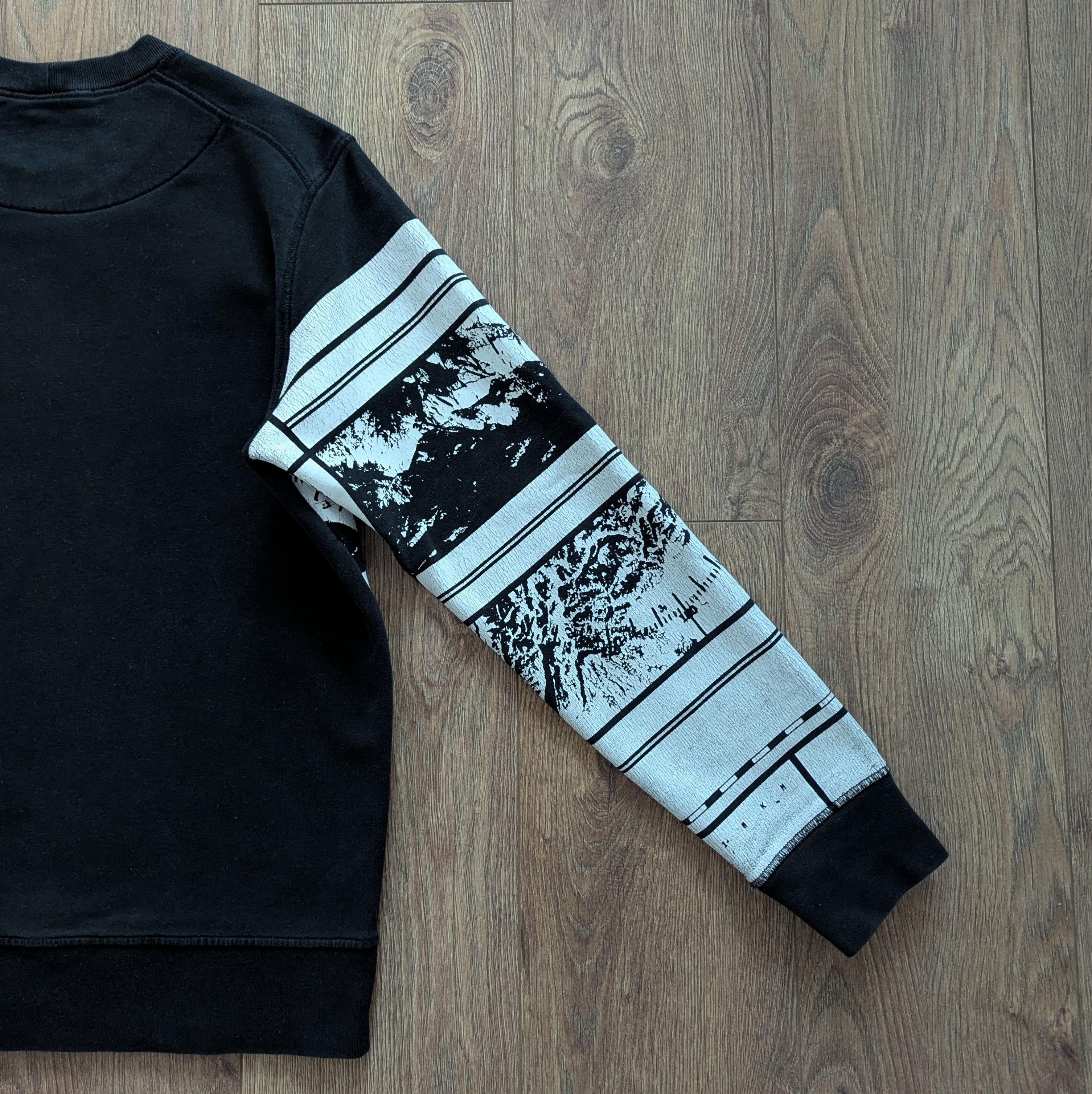 Stone Island STONE ISLAND Mural Graphic Sweatshirt Size M Casual Clothing Size US M / EU 48-50 / 2 - 23 Thumbnail